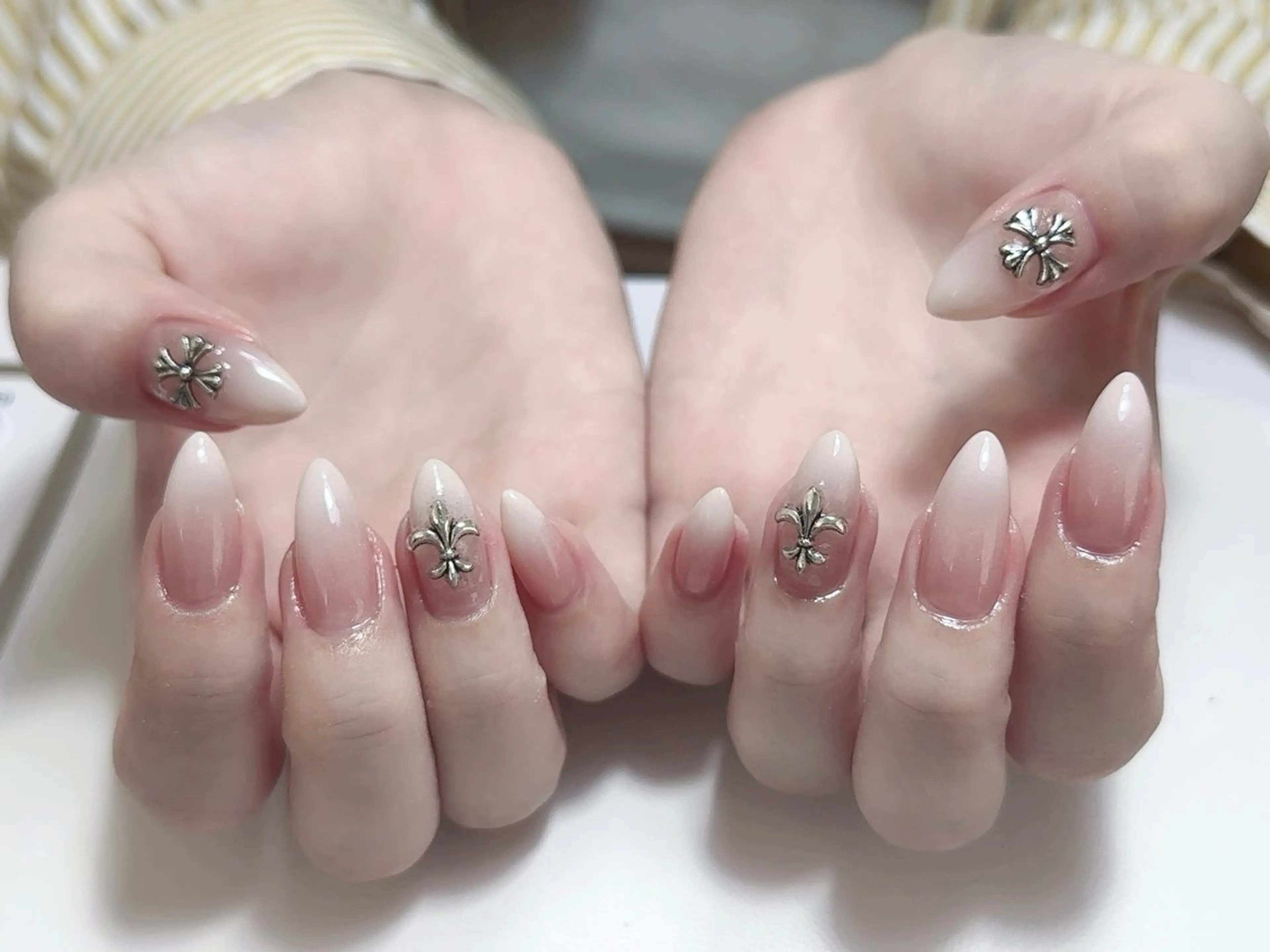 ネイル ハンドネイル NAIL CIRCLESのネイルデザイン