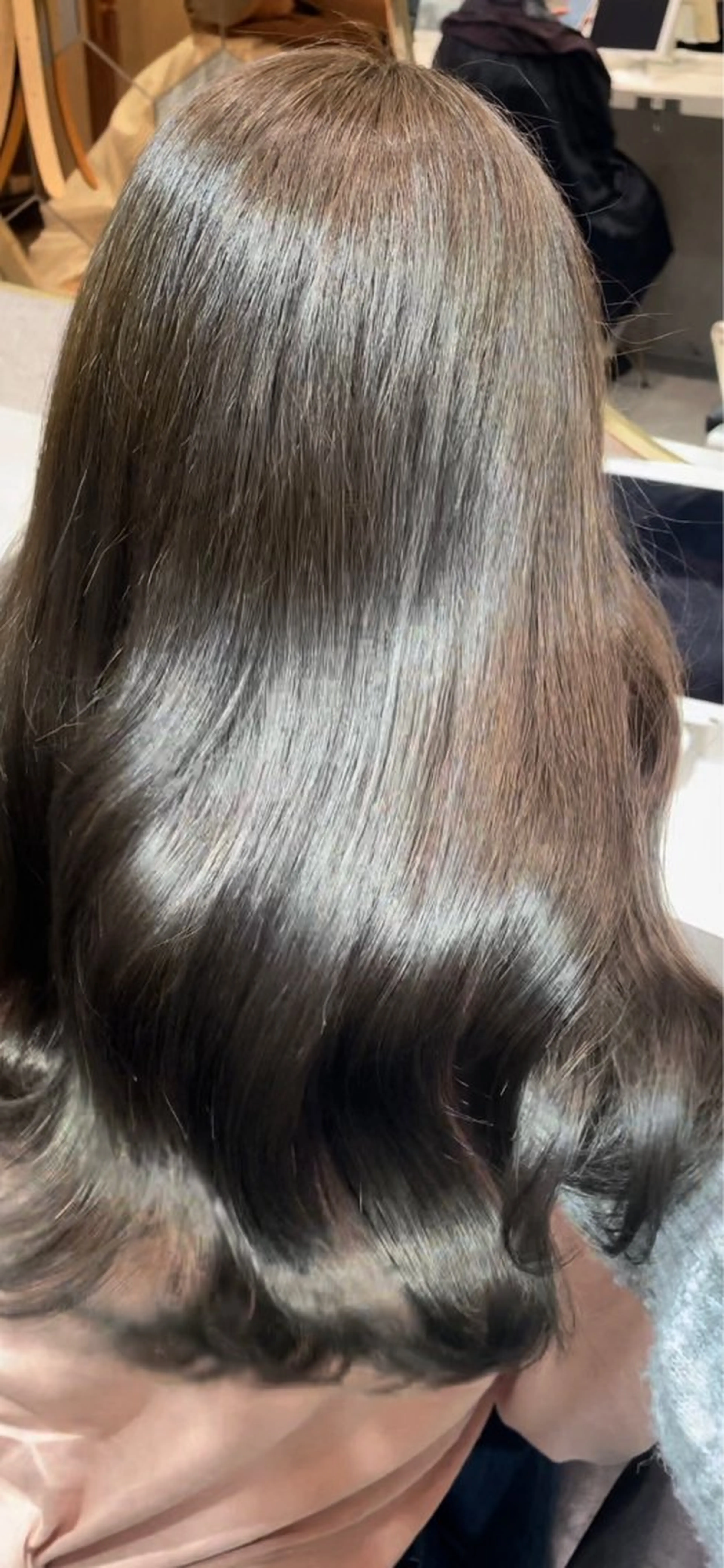 セミロング カラー グレージュ オリーブグレージュ オリーブグレー RIN🩶レイヤー /ハッシュカットのヘアスタイル