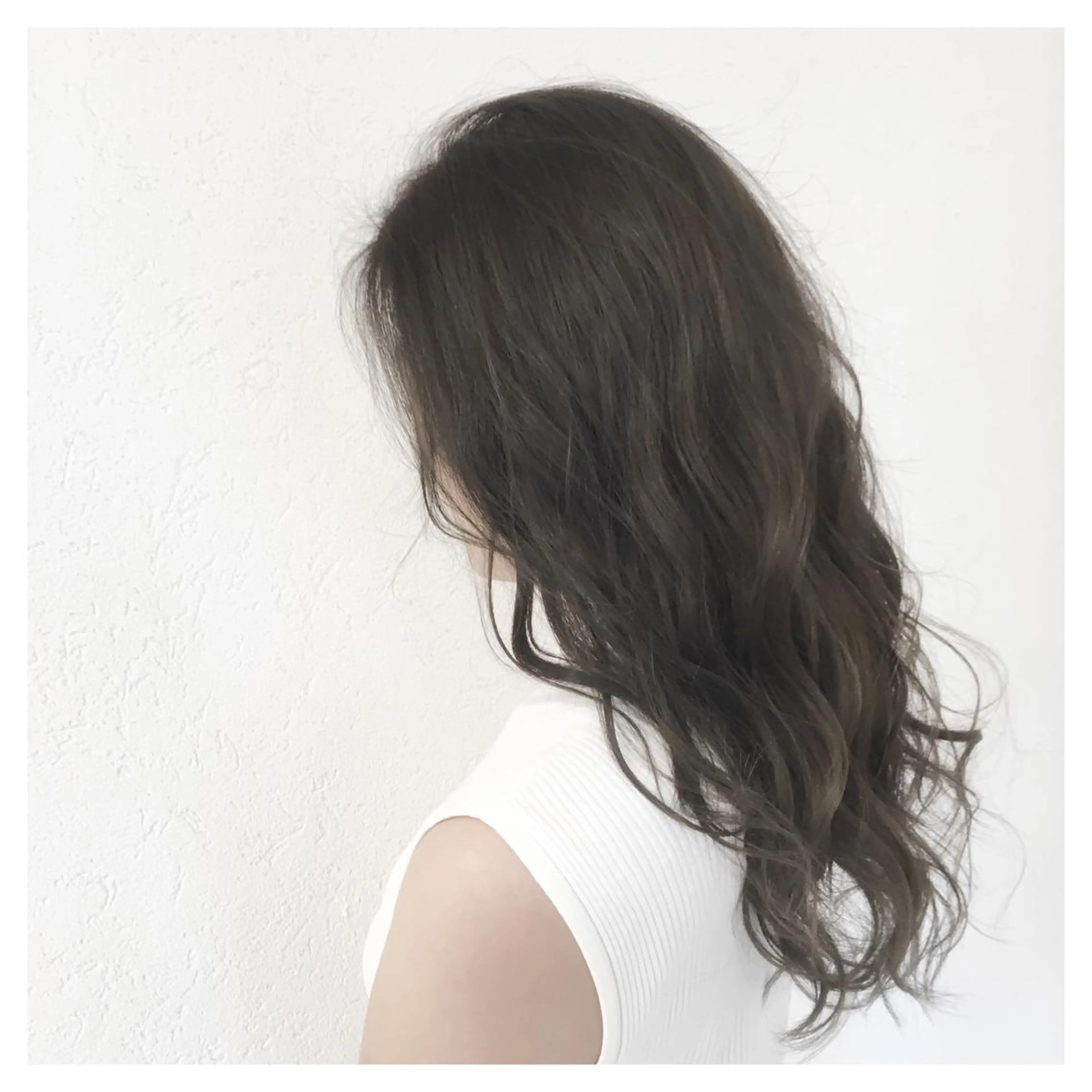 ロング カラー イルミナカラー biscohair 髪にドラマを。のヘアスタイル