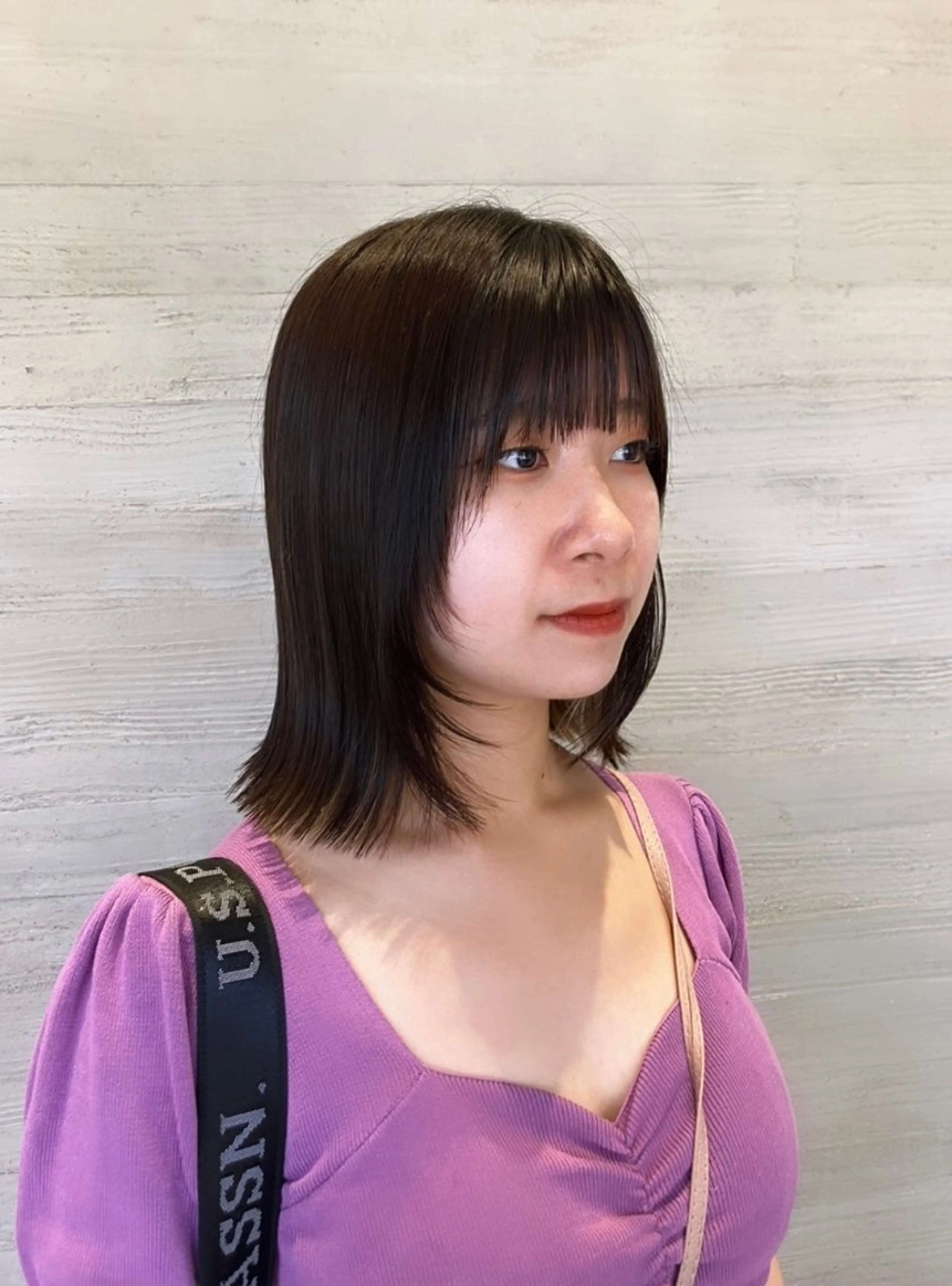 ミディアム ボブ 顔まわりレイヤー 顔周りカット レイヤーカット サキ🤍ハイトーン 🩰くびれ巻きヘアのヘアスタイル