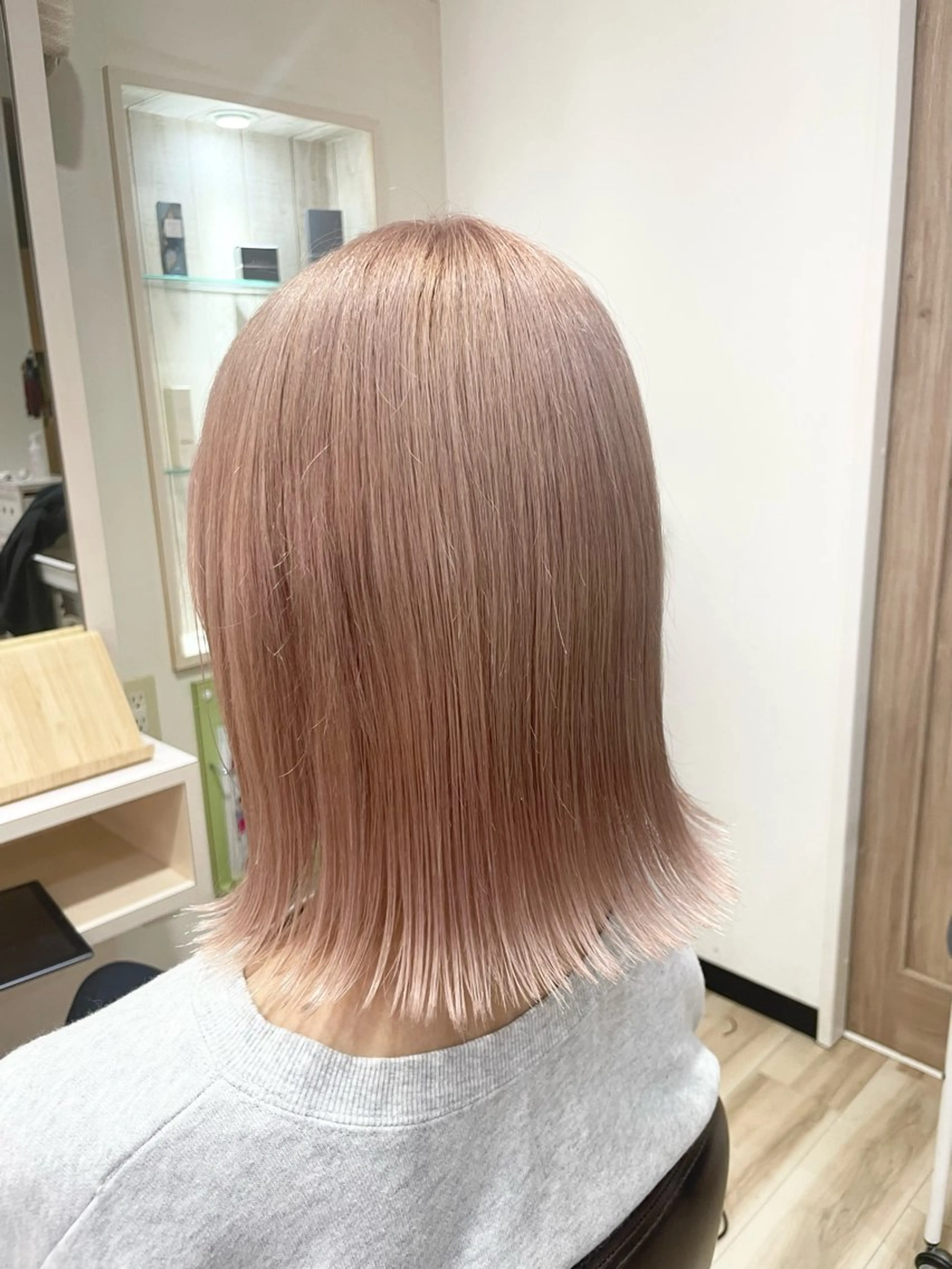 ミディアム カラー ベージュカラー ブリーチ オレンジ オレンジベージュ 🌈派手髪ハイトーン 🌈鈴木亮太🌈のヘアスタイル