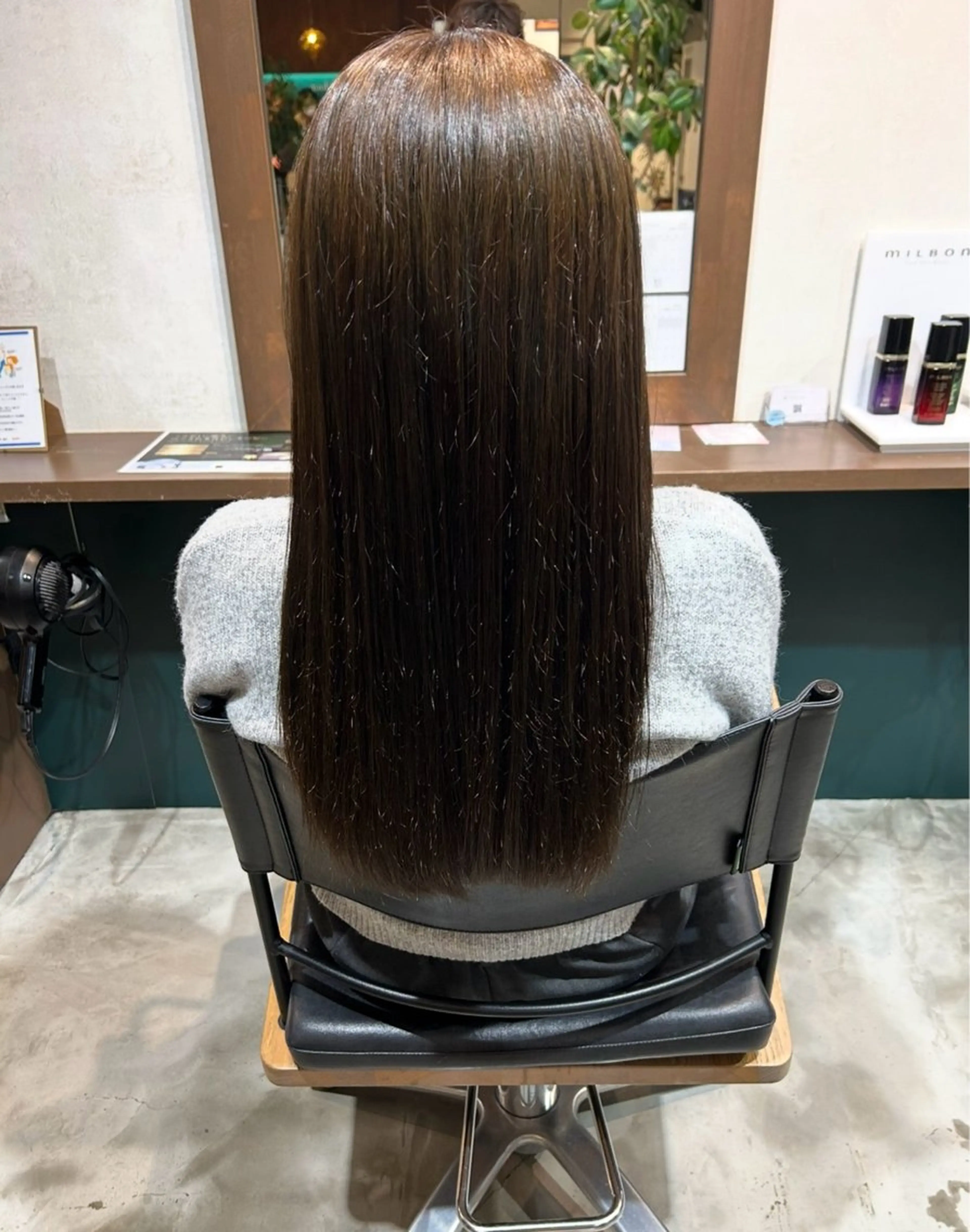 ロング ヘアカラー 坂井 唯人のヘアスタイル