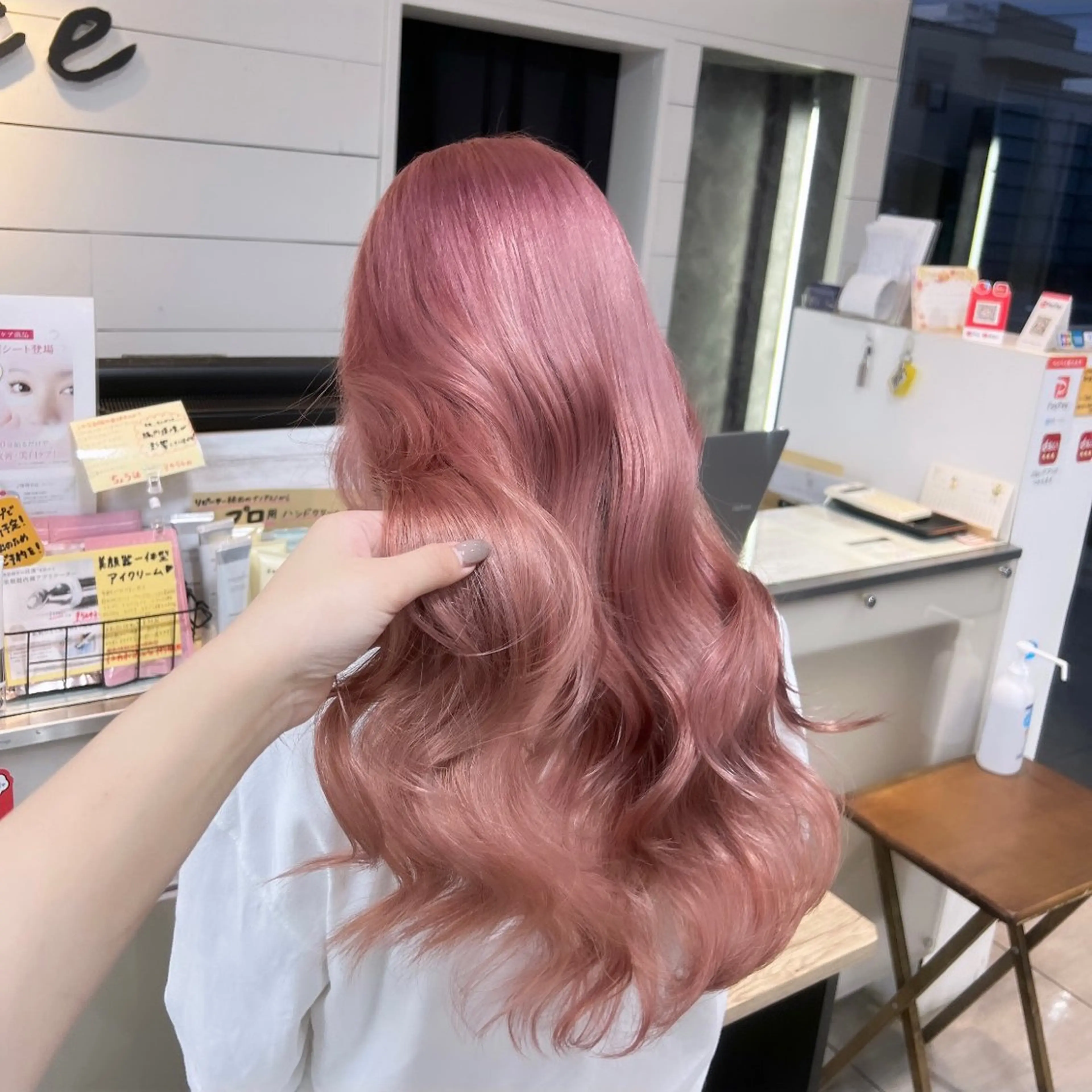ロング カラー three若林 那津のヘアスタイル
