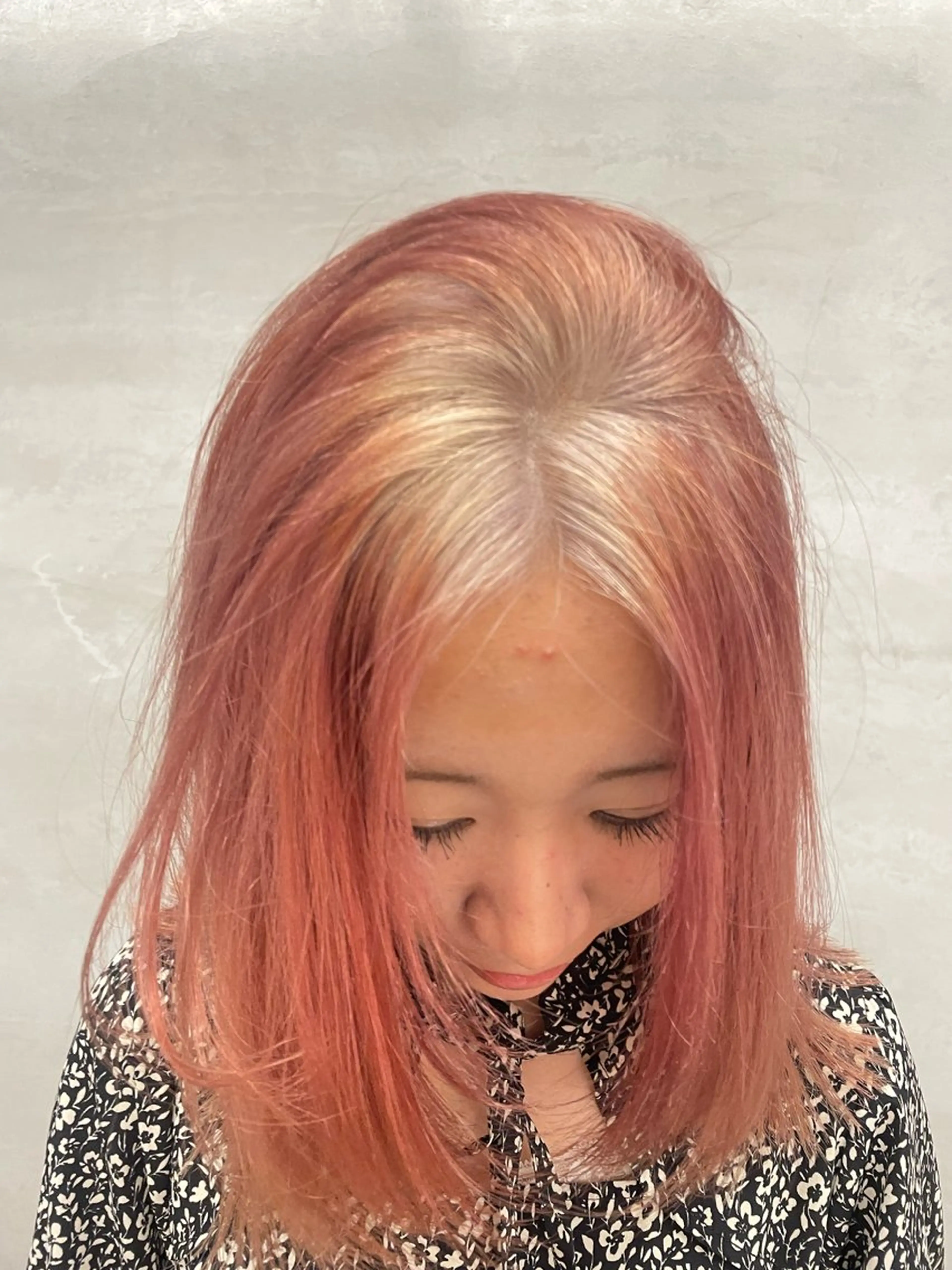 セミロング カラー デザインカラー 鶴井 美空のヘアスタイル