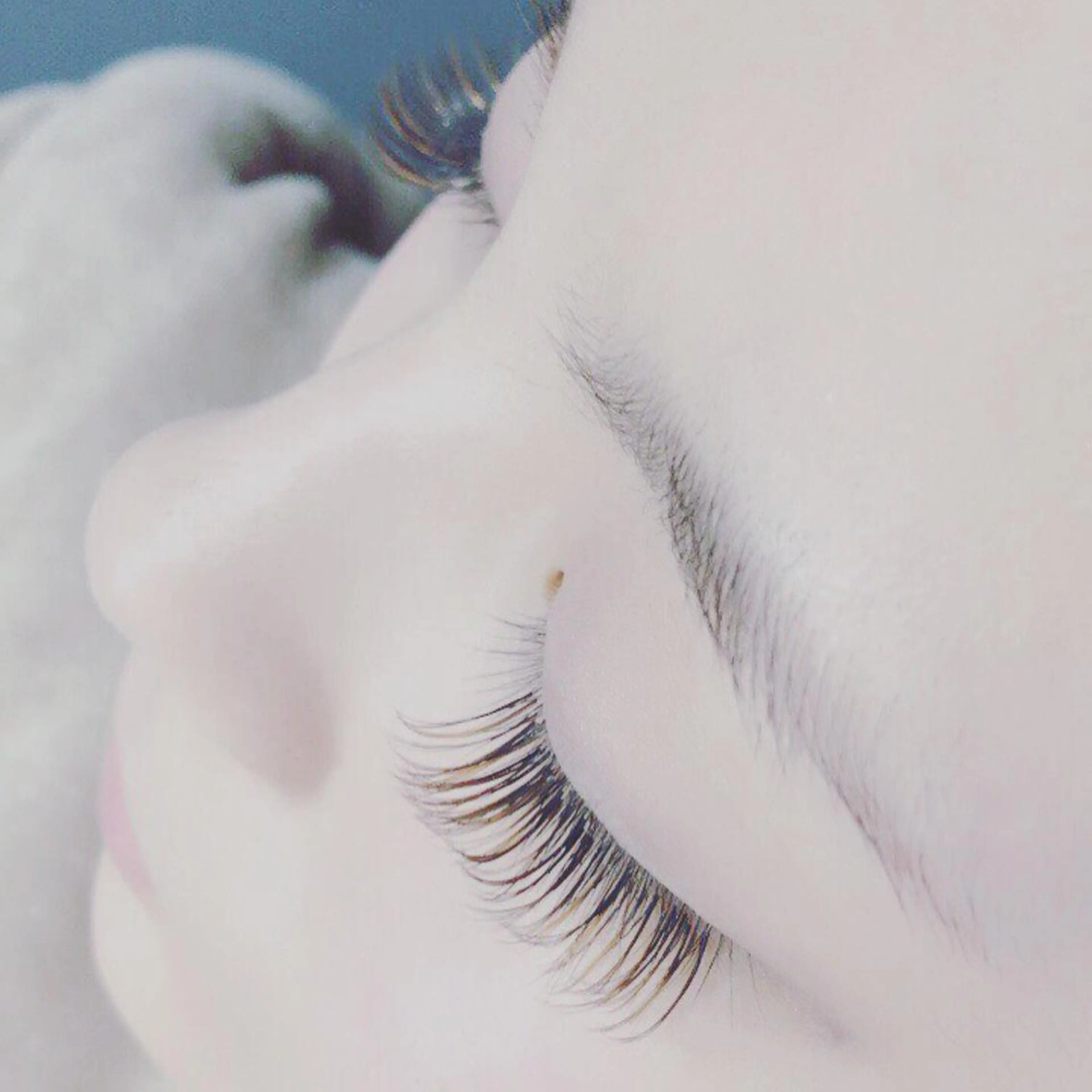 マツエク・マツパ ブラウンラッシュ カラーマツエク レイヤーカット 早崎太生のヘアスタイル