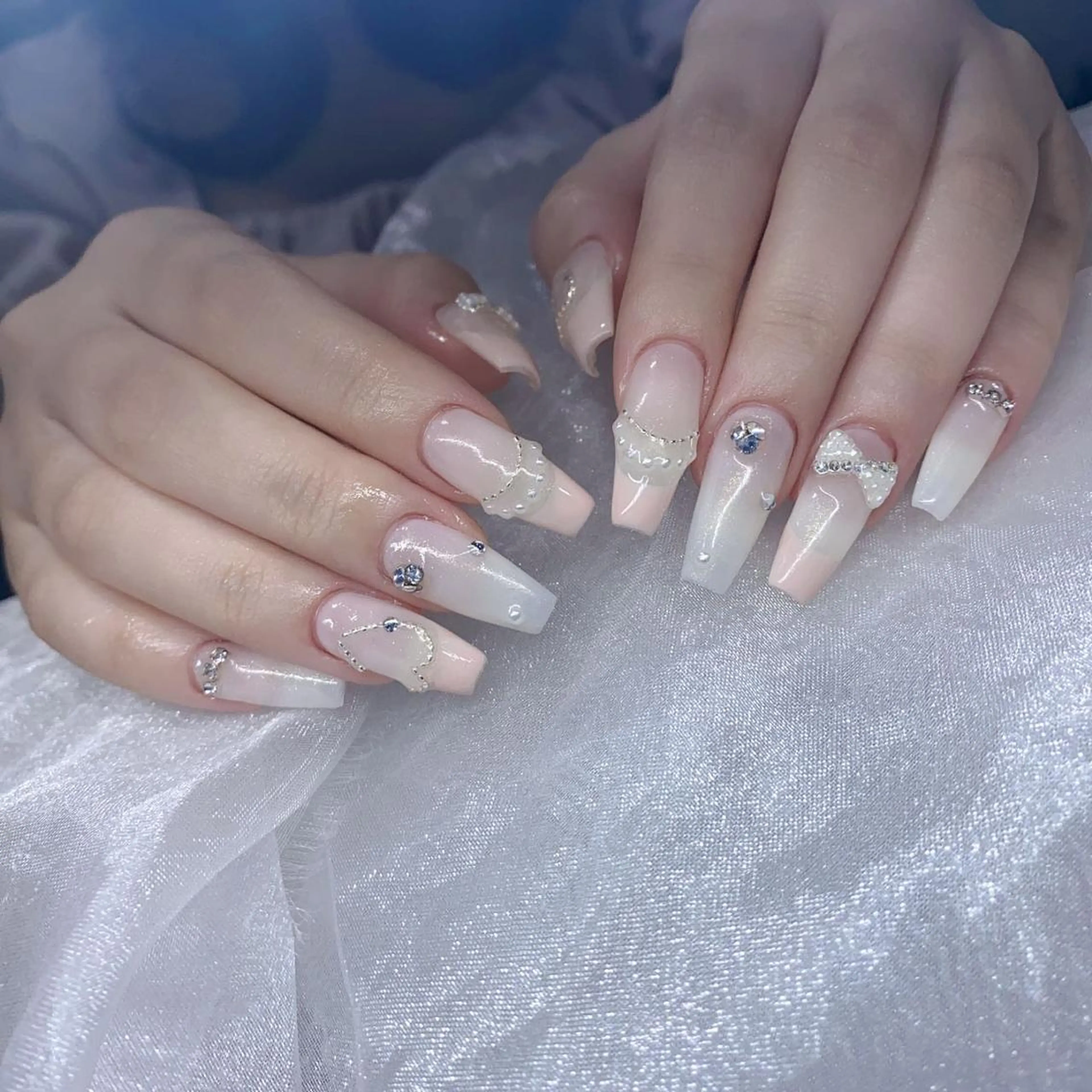 ネイル アートネイル 長さ出し ネイルチップ Queens マオのネイルデザイン