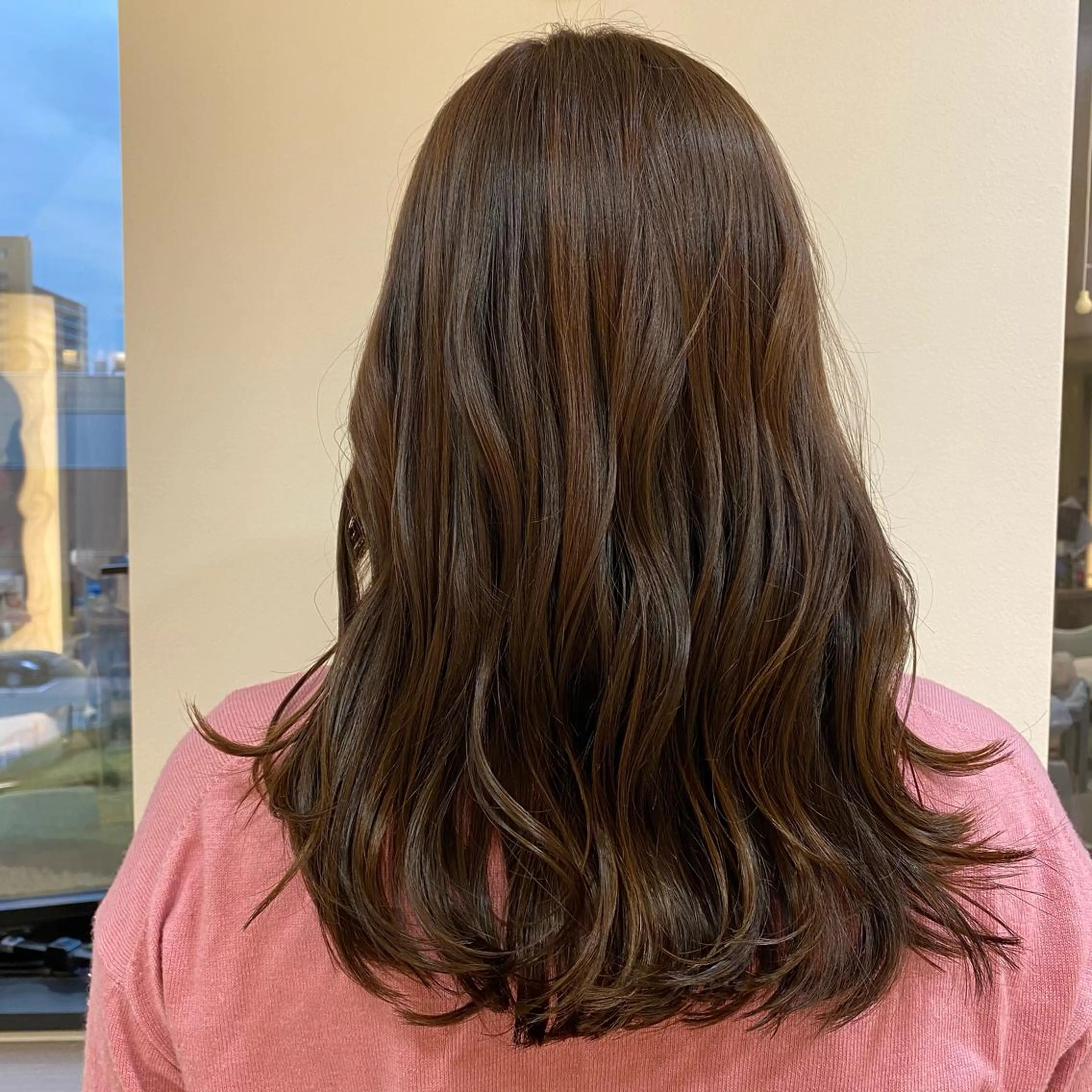 ミディアム 長井 麻帆のヘアスタイル