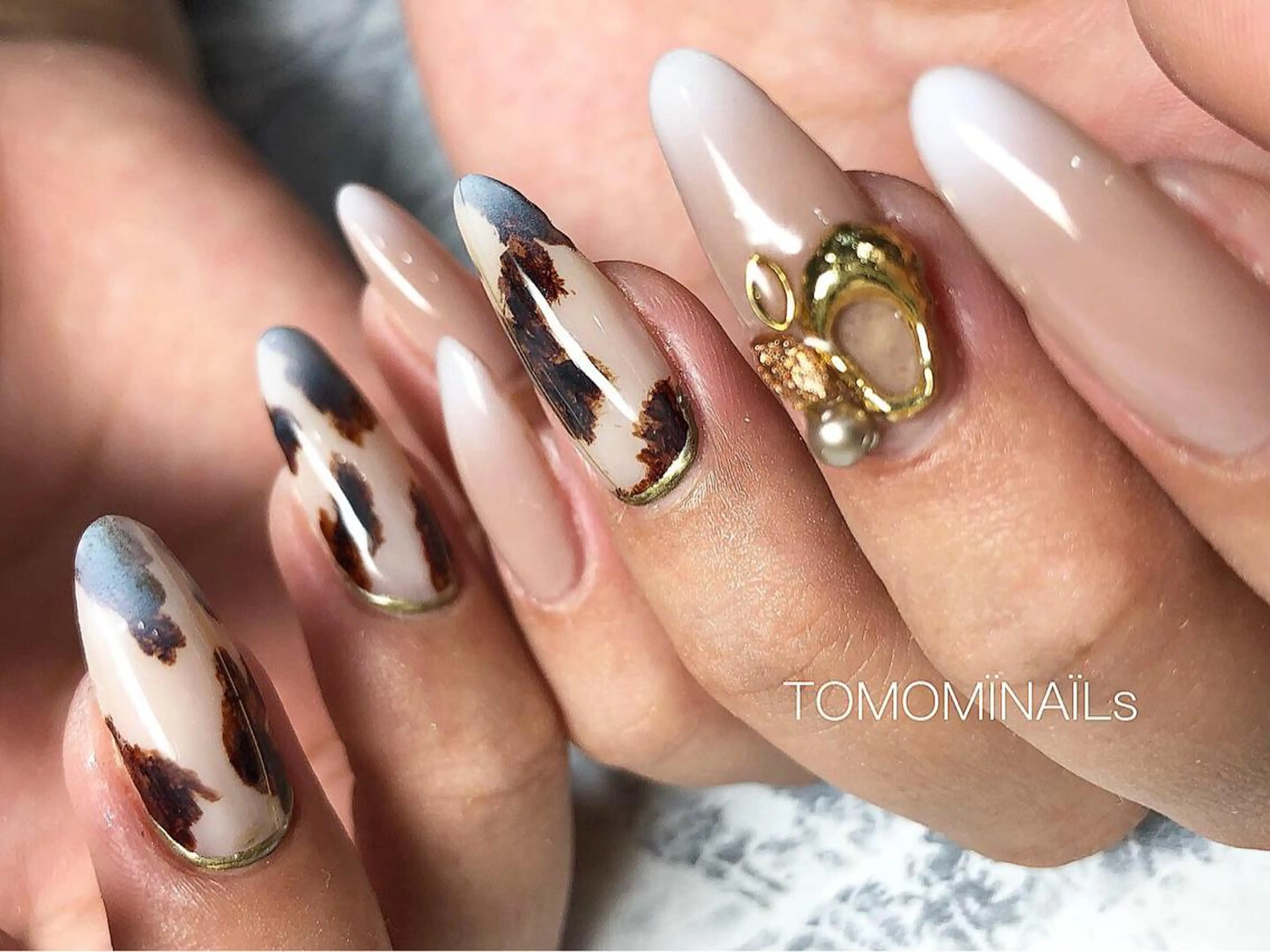 ネイル private salon TOMOMINAILs所属・TOMOMI NAILsのネイルデザイン