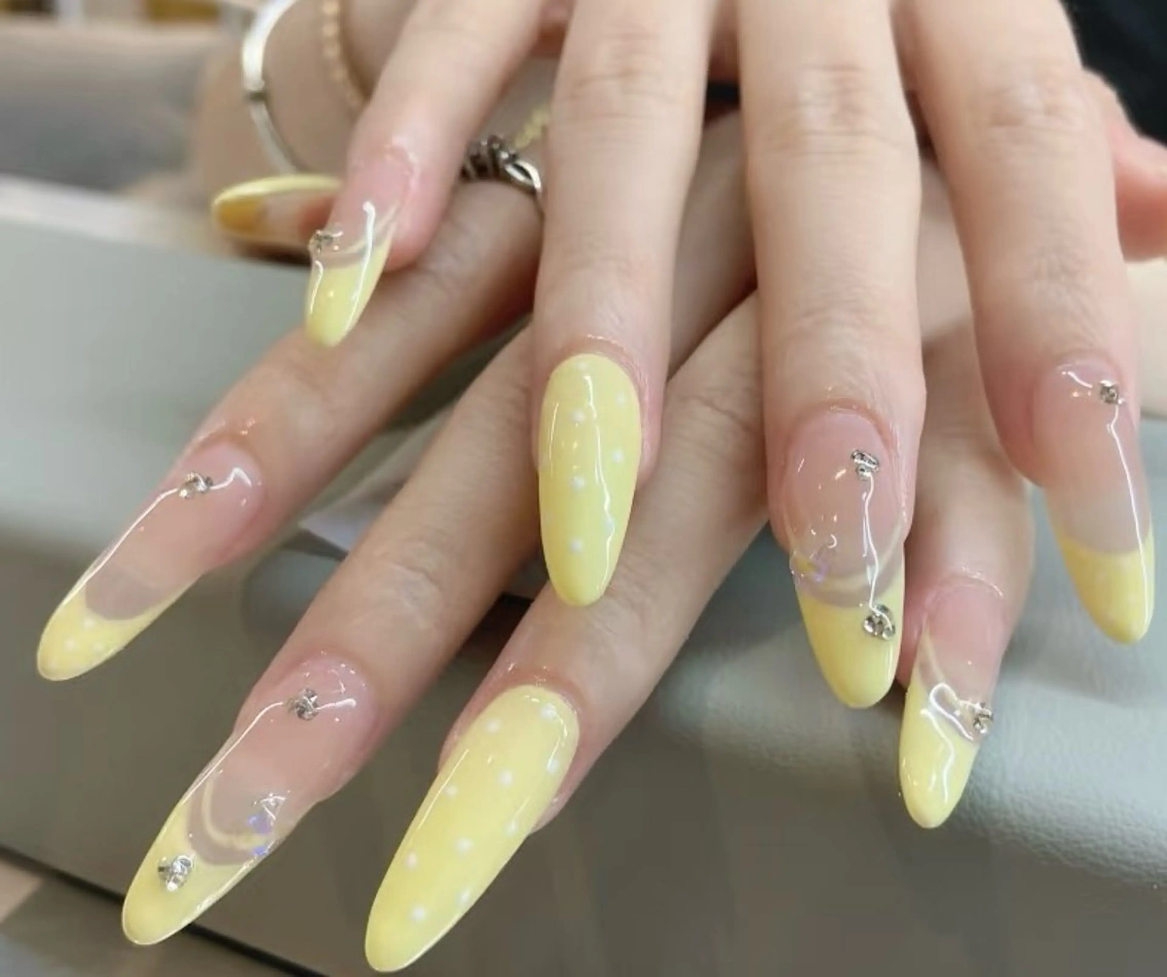 ネイル 高木 維麗絲のネイルデザイン