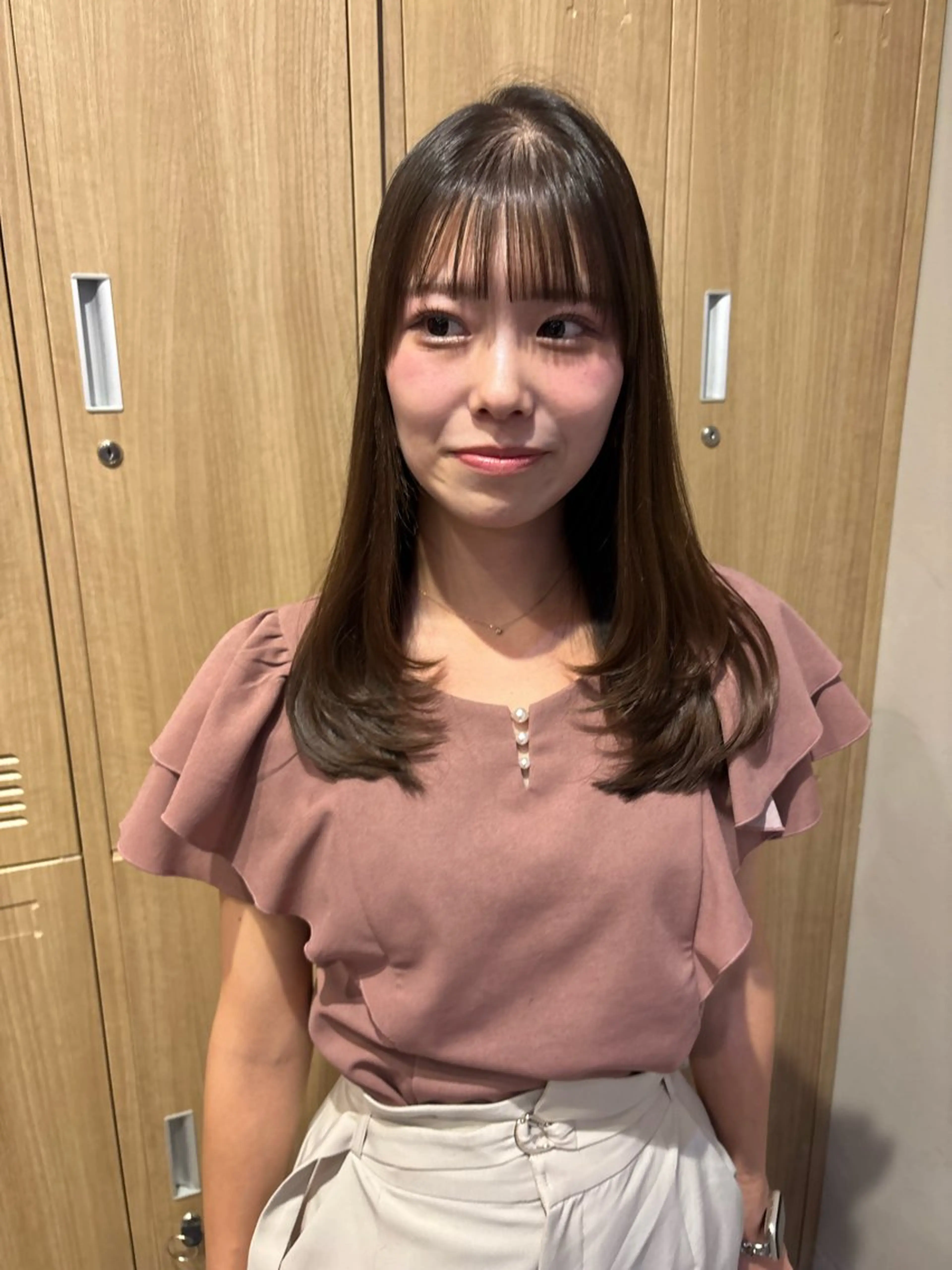 セミロング LOREN＋透明感 オリーブhirokoのヘアスタイル