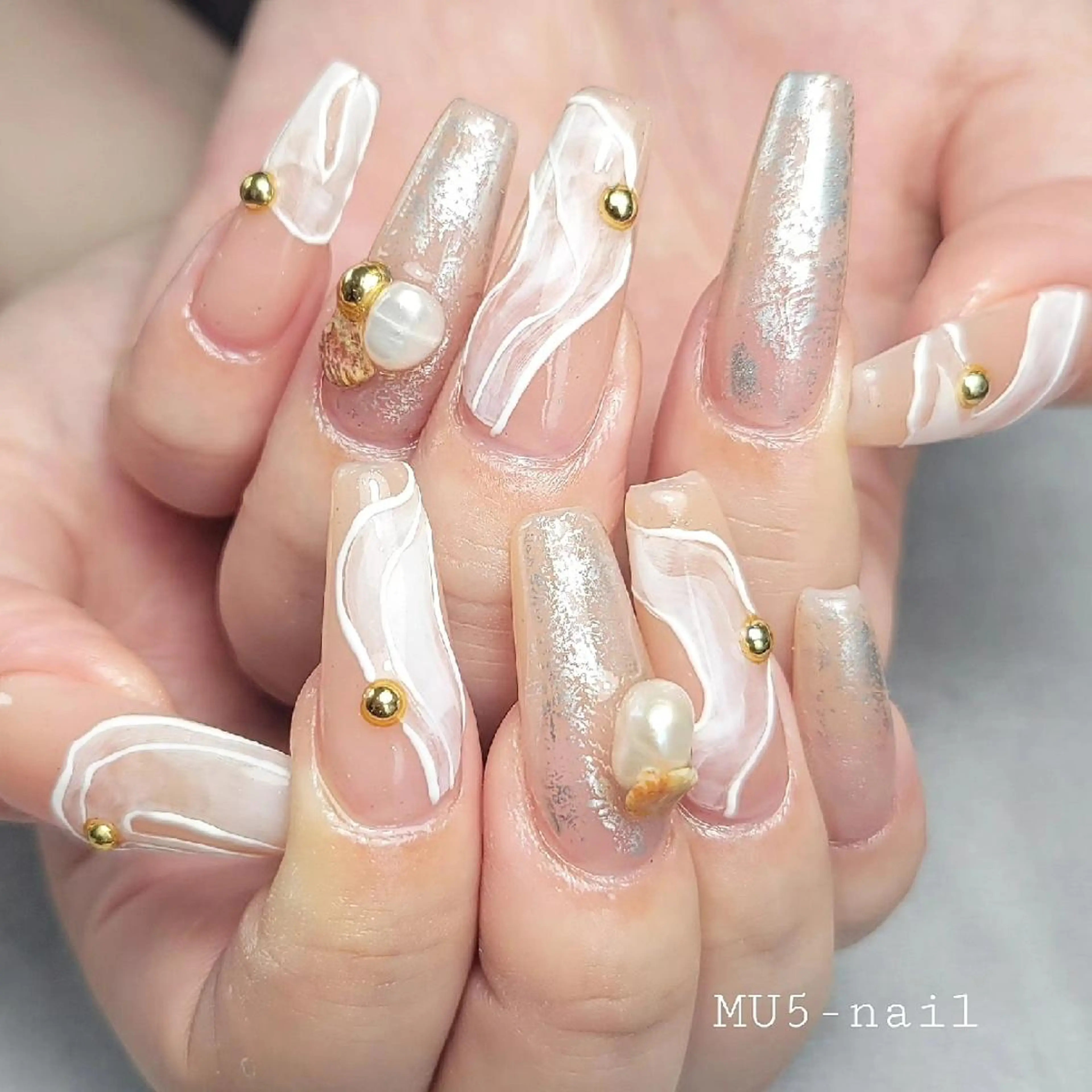 ネイル ニュアンスネイル スカルプネイル ハンドネイル ハンドケア MU5-nail 金山ネイルサロンのネイルデザイン