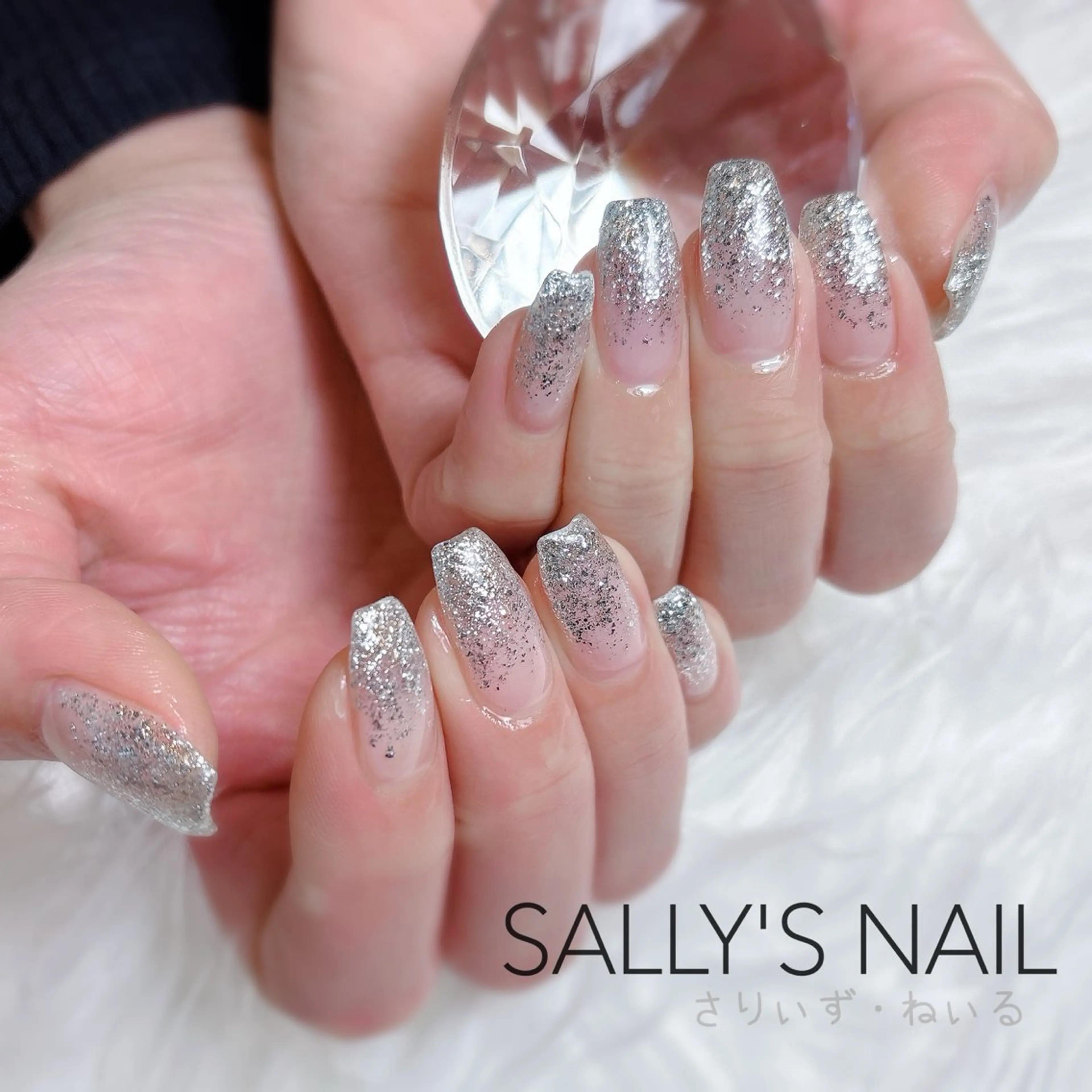 ネイル ジェルネイル ラメ(グリッター) ロングネイル シルバー 野村 リサのネイルデザイン