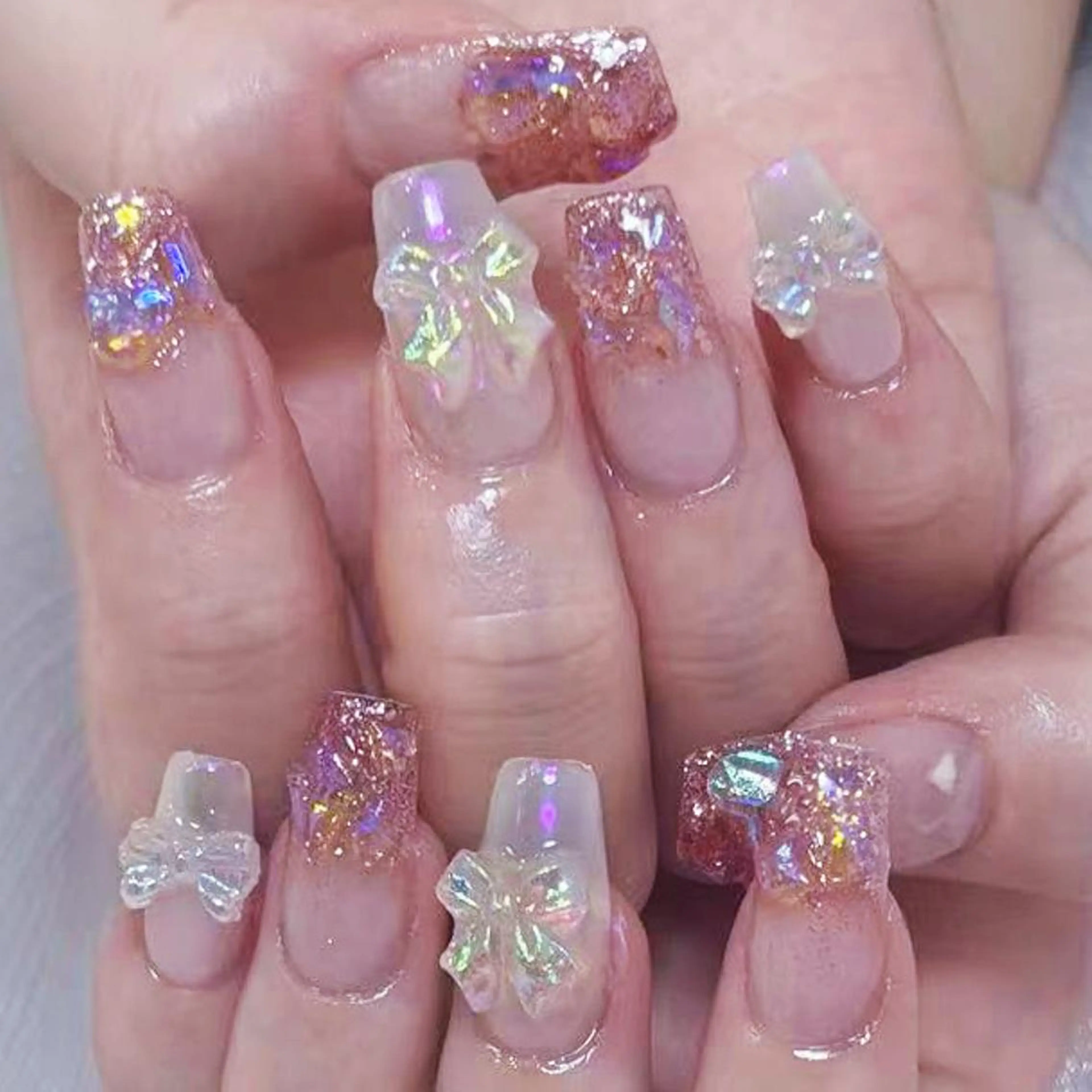 ネイル アートネイル オーロラネイル ガーリー キラキラネイル 韓国ネイル ハンドネイル DIAMOND 💅のネイルデザイン