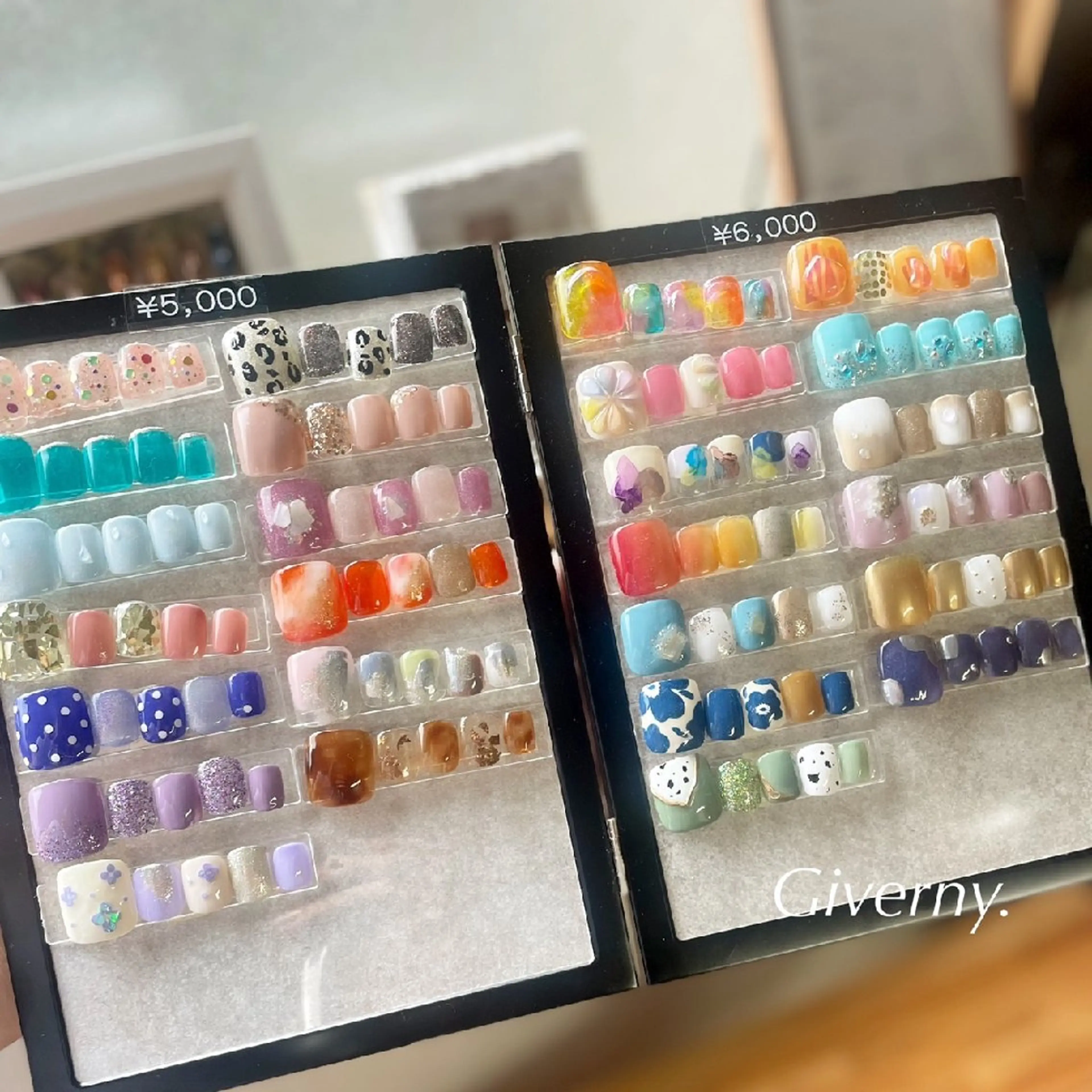 ネイル フットネイル フットネイル Giverny .のネイルデザイン