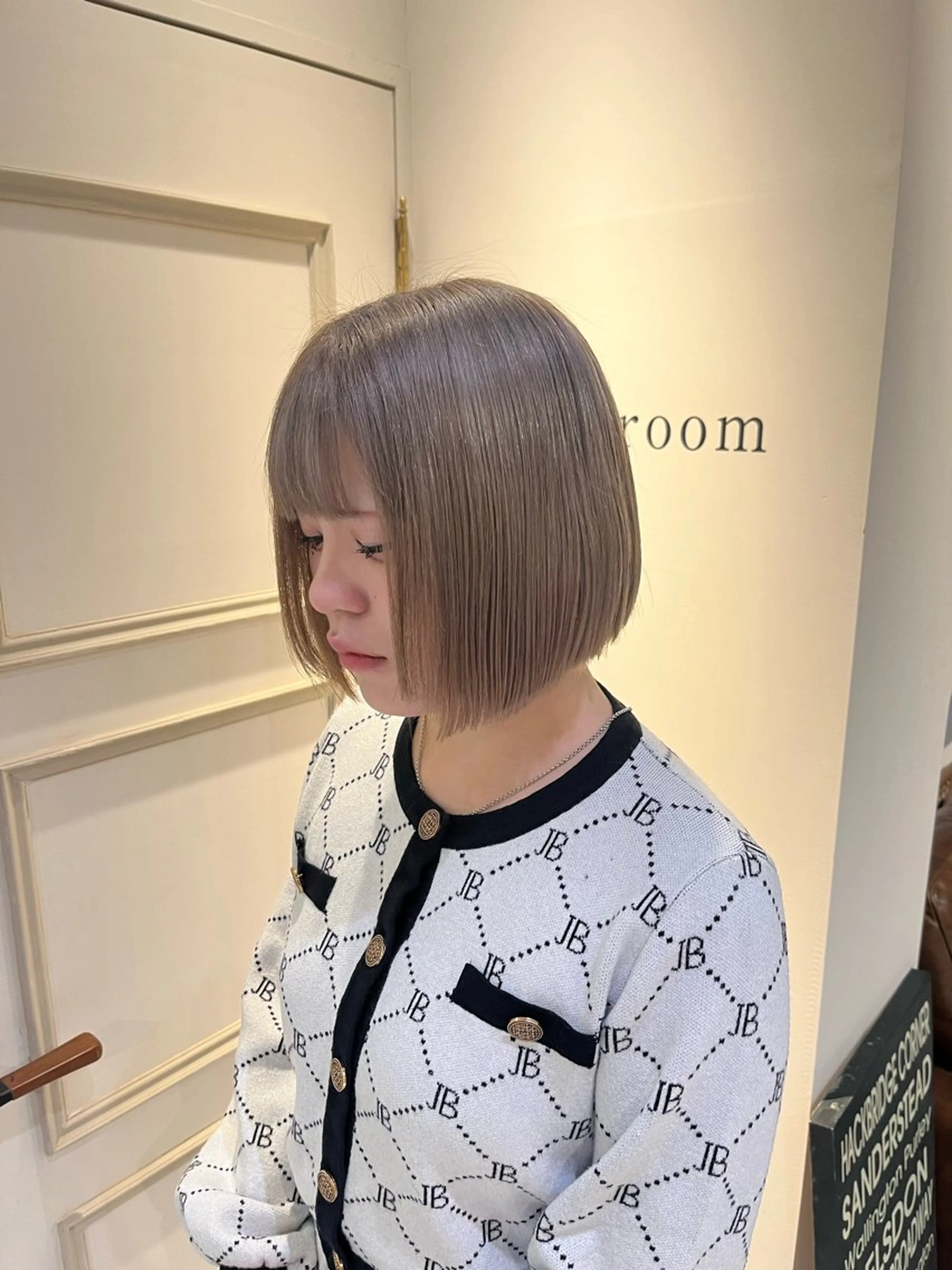 ショート アッシュ ヘアカラー トリートメント 川越 輝梨奈のヘアスタイル