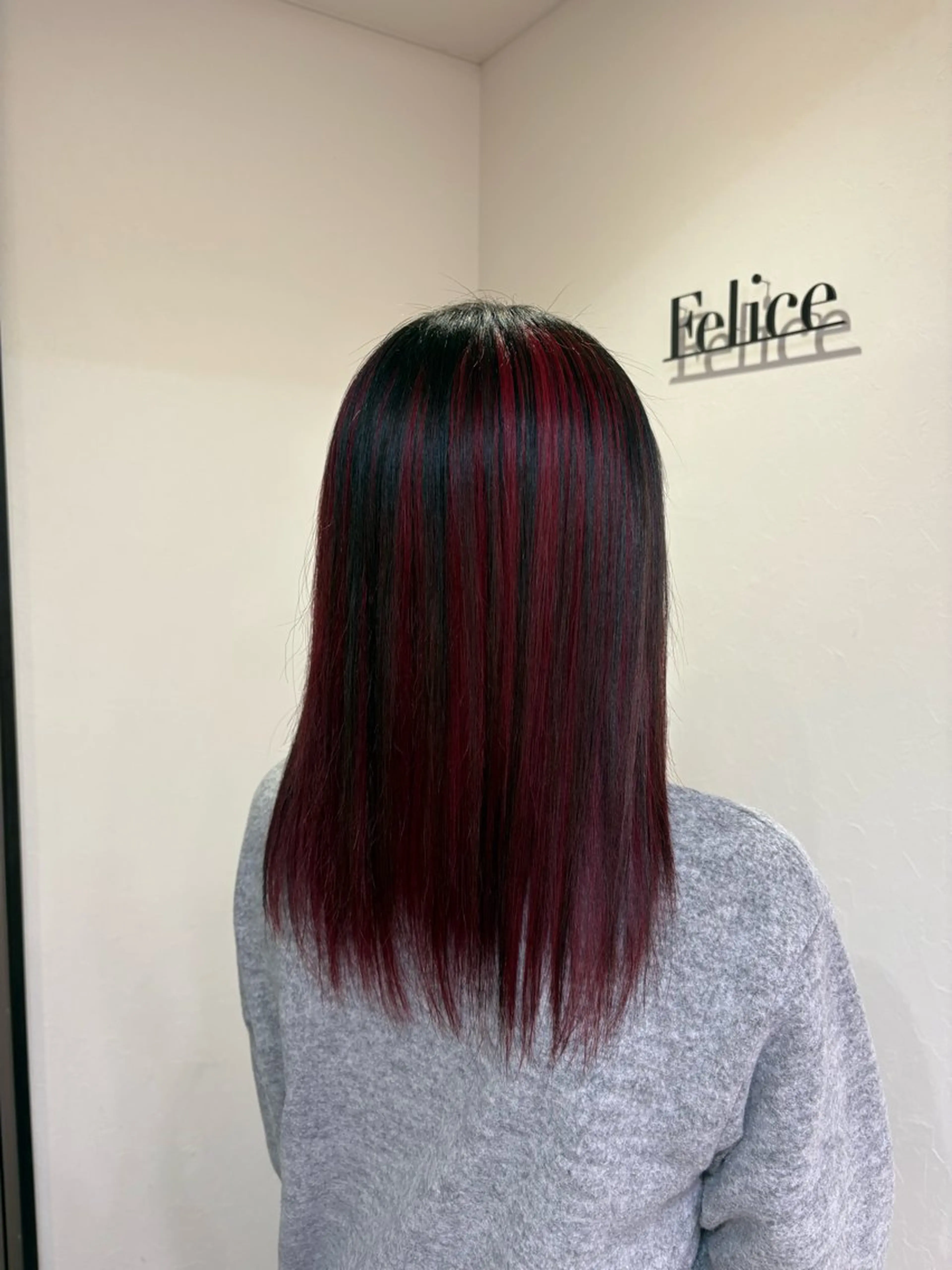 セミロング カラー 池澤 京華のヘアスタイル