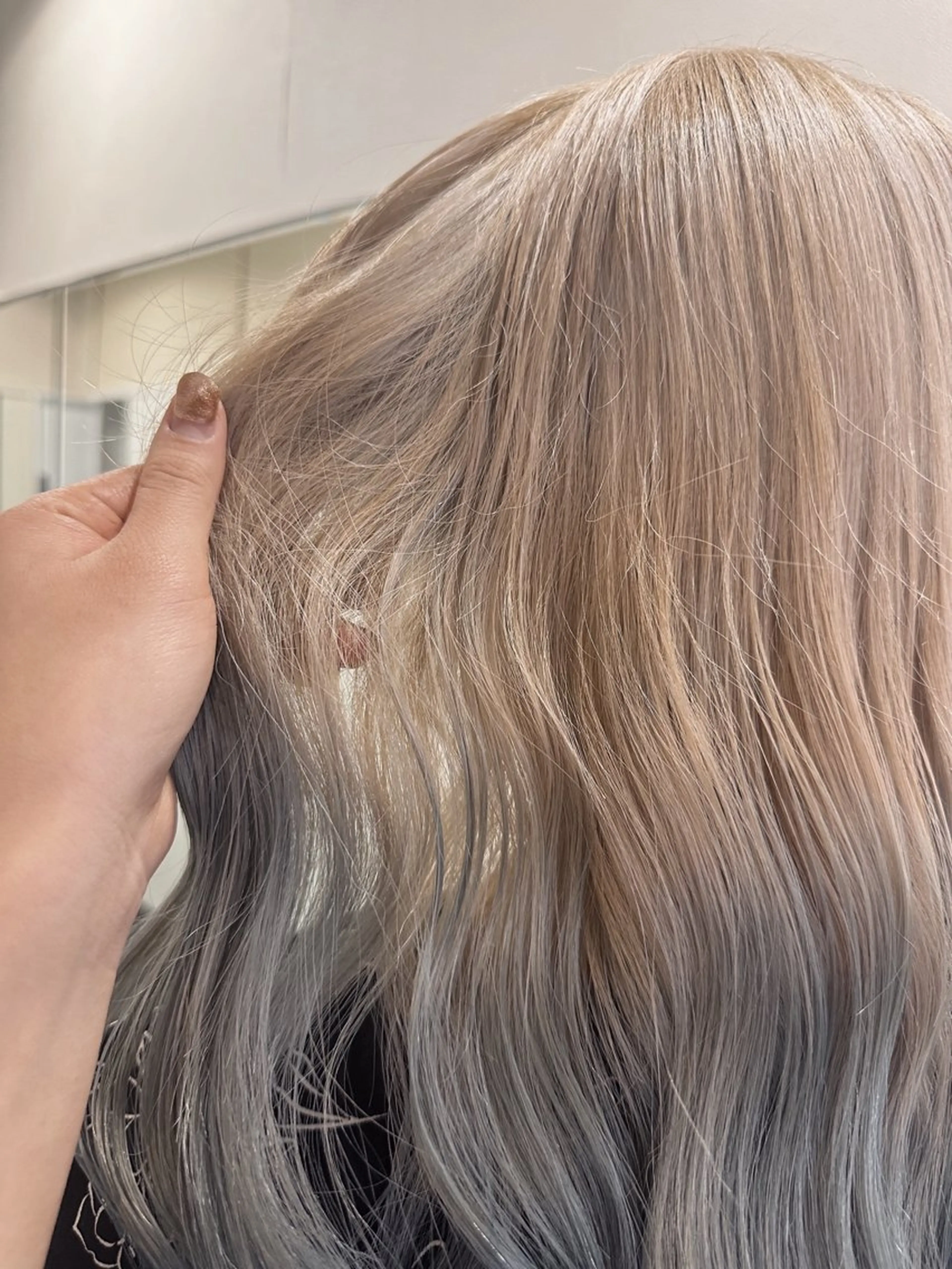 カラー ブリーチカラー/ベー ジュ/Hono🦖のヘアスタイル