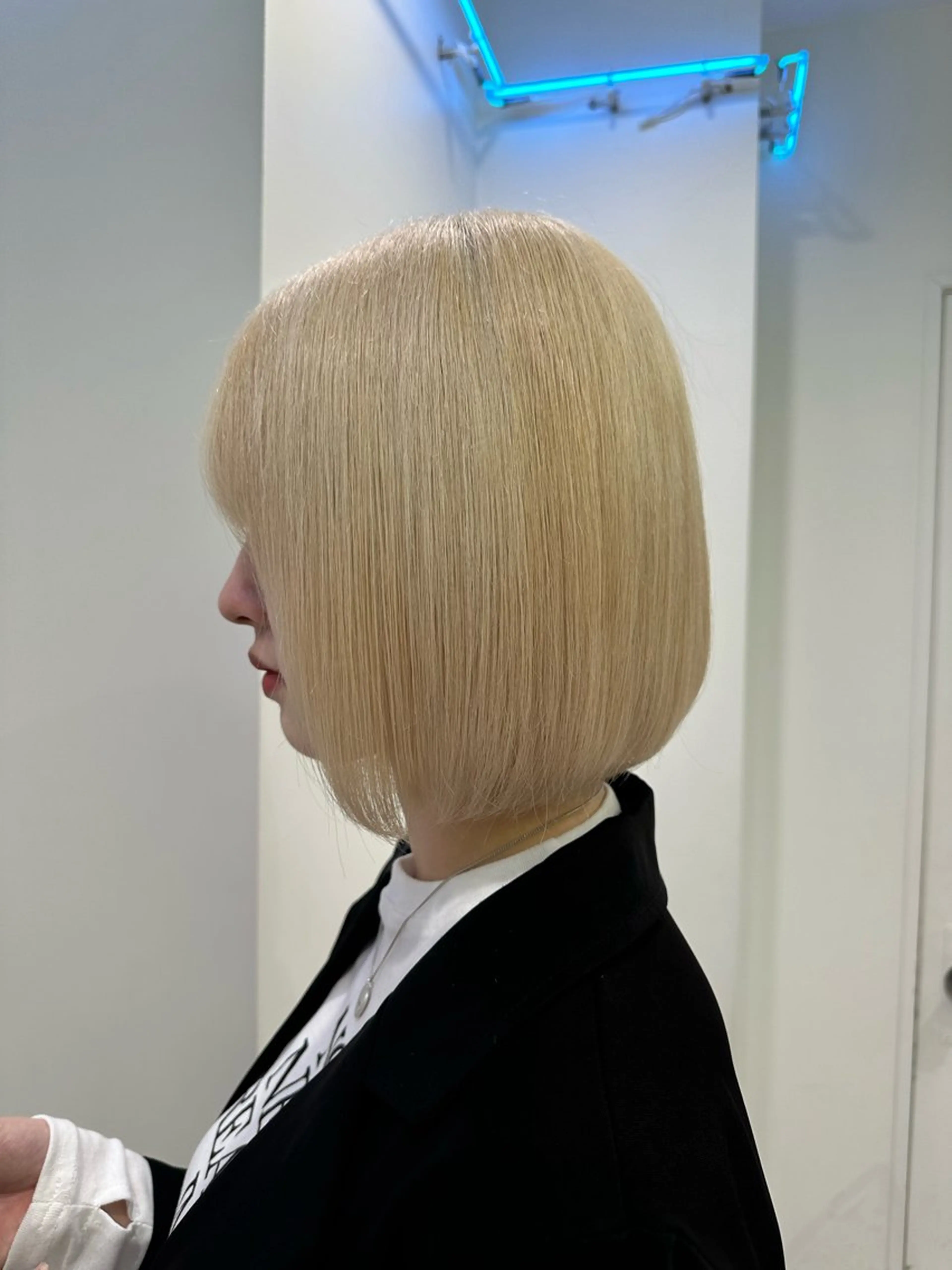 ショート カラー 抜きっぱなしブロンド ブロンド ボブ ヘアカラー 渋谷/透明感カラー /半個室/こうめいのヘアスタイル