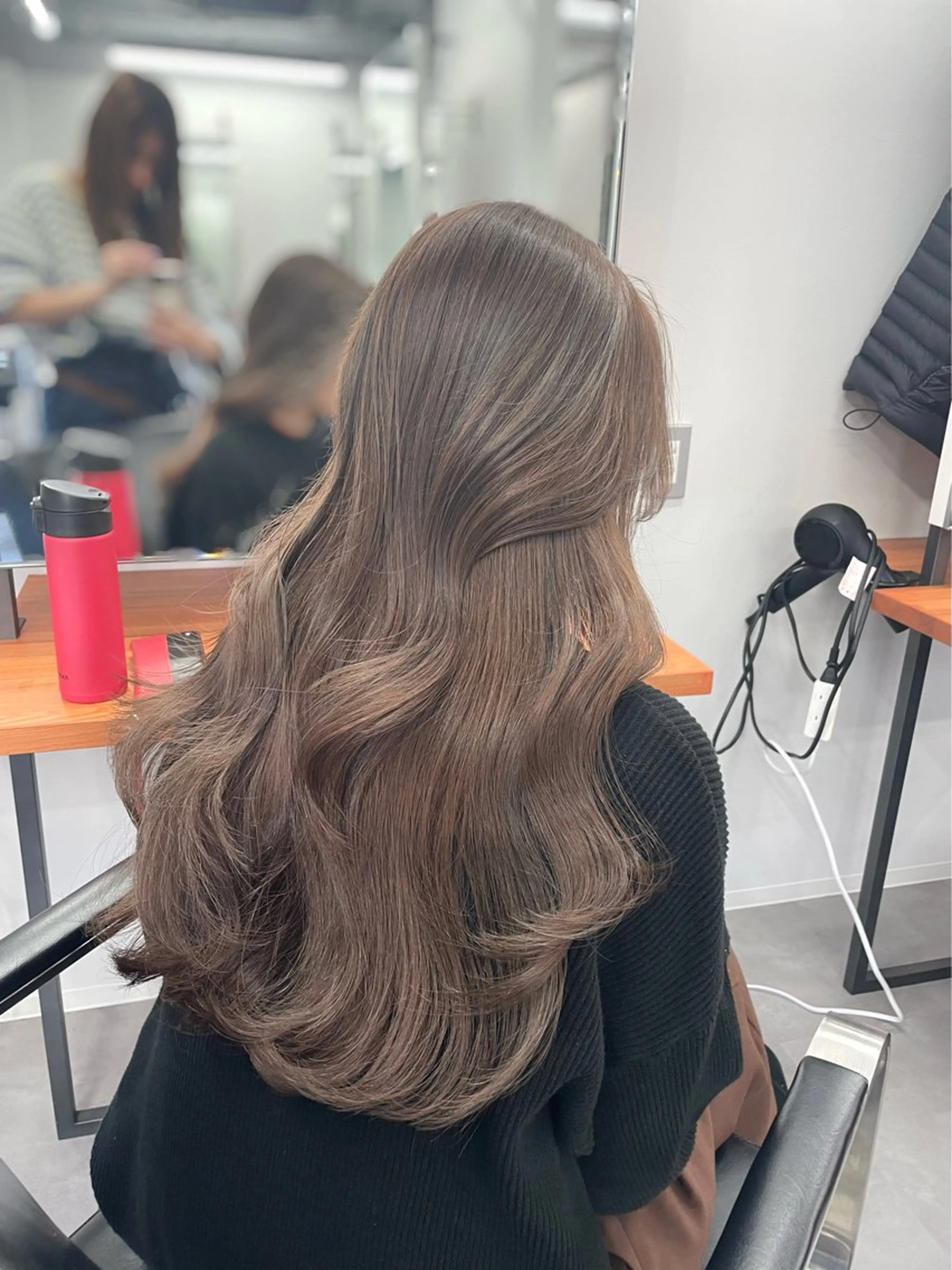 ロング カラー ヘアカラー ミルクティーベージュ ❤︎レイヤー　MIAのヘアスタイル