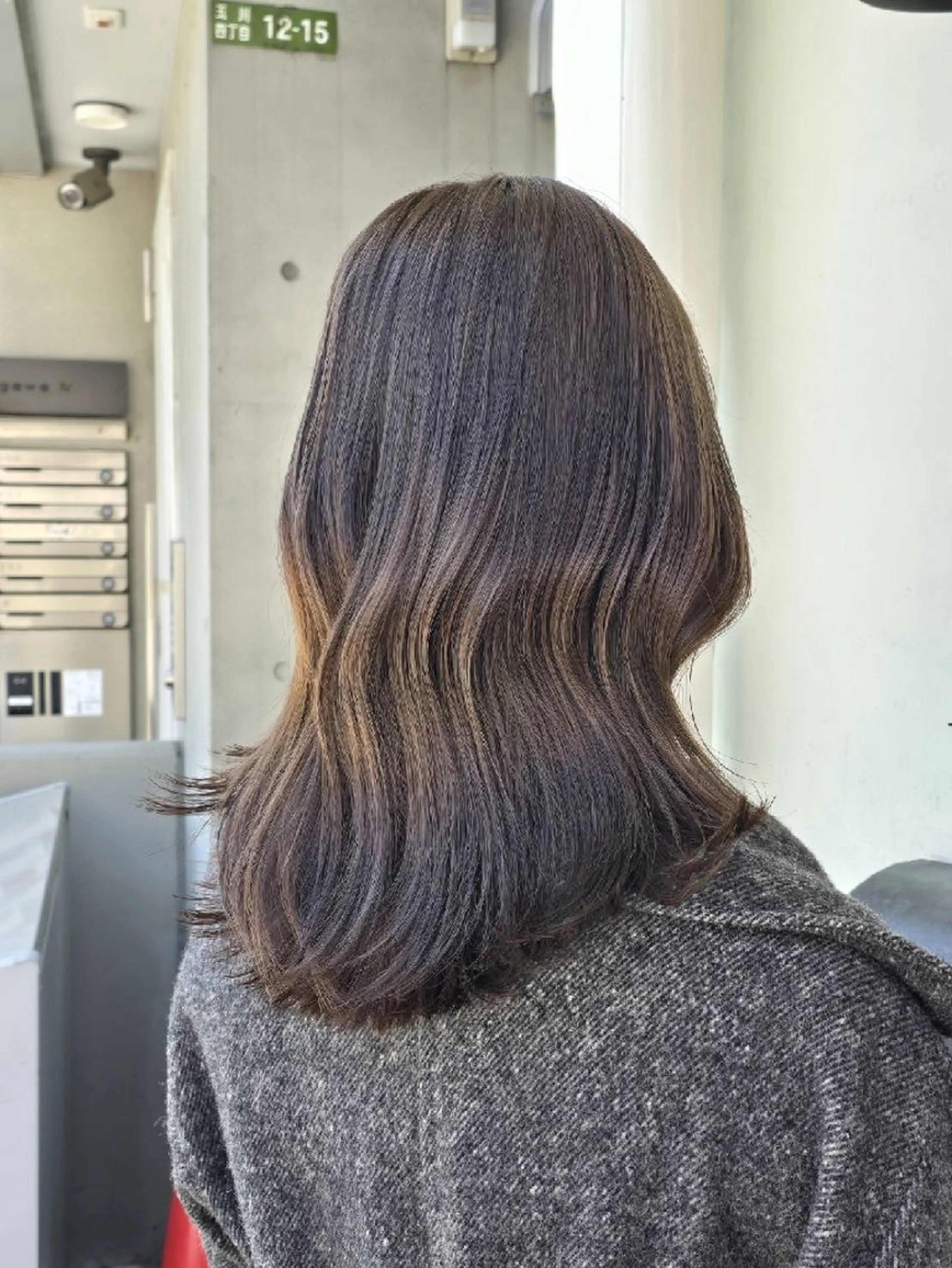 セミロング カラー ブリーチ ダブルカラー グレージュ モカグレージュ ブリーチなしカラー カット ヘアカラー トリートメント 渡辺祐輔 レイヤー✂ 透明感🫧艶カラー✨のヘアスタイル