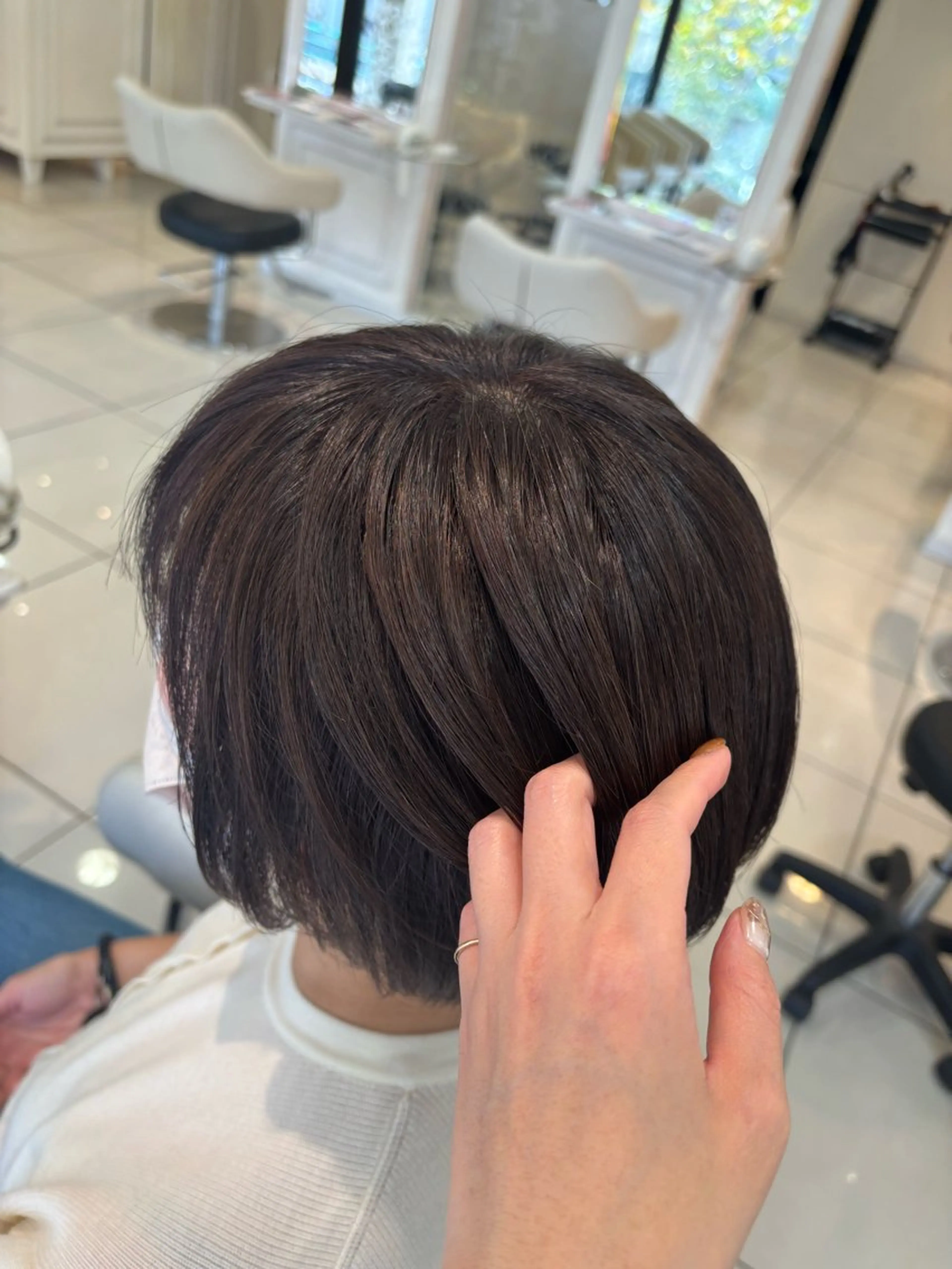 ショート ショートヘア カット ヘアカラー 艶髪✨髪質改善カラー 楠本浩子のヘアスタイル