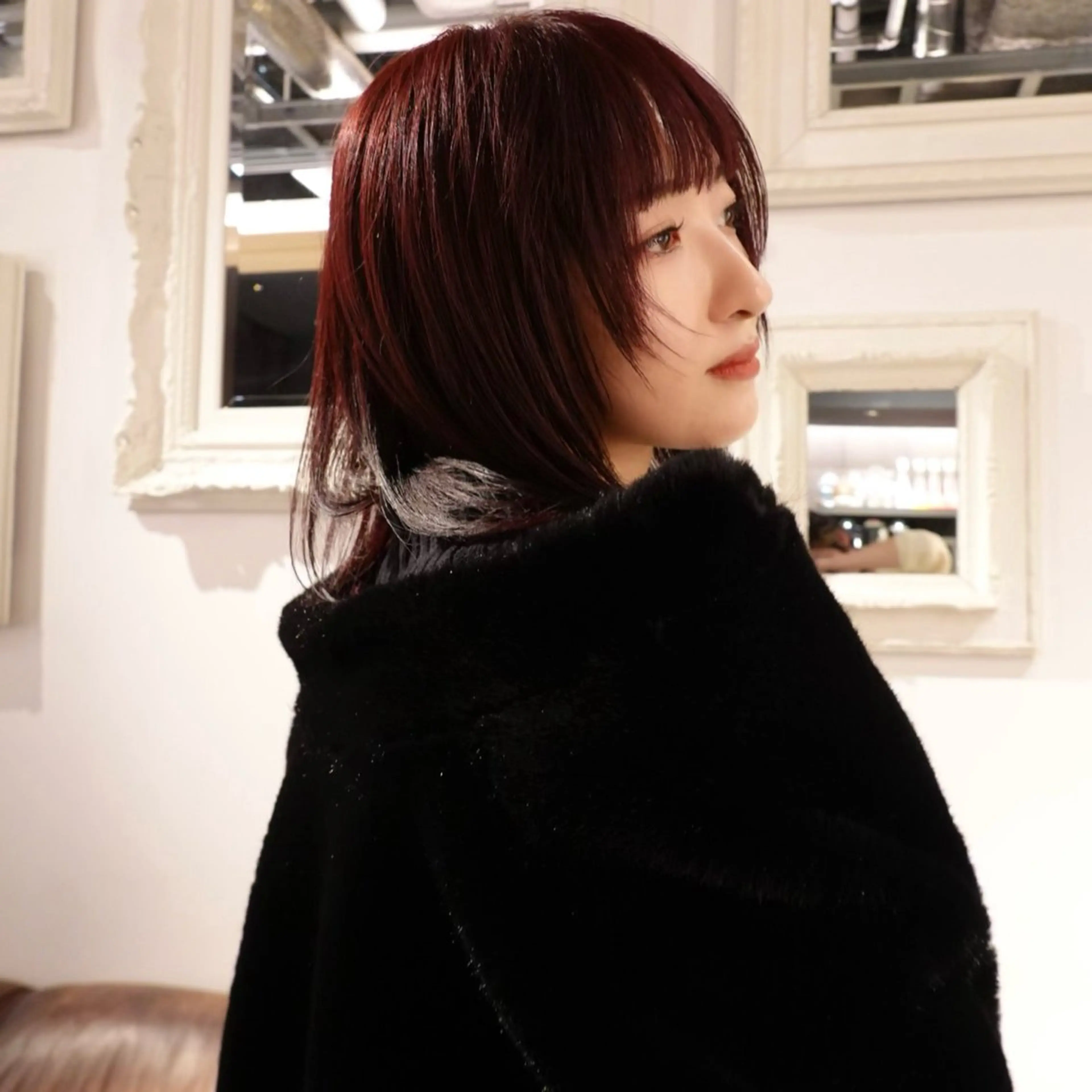 ミディアム カラー ブリーチ ブリーチなしカラー レッドカラー 顔まわりレイヤー レイヤーカット カット ヘアカラー bloc japon所属・ﾌﾞﾚｲｽﾞ˚✧₊⁎ ﾚｲﾔｰToriのヘアスタイル