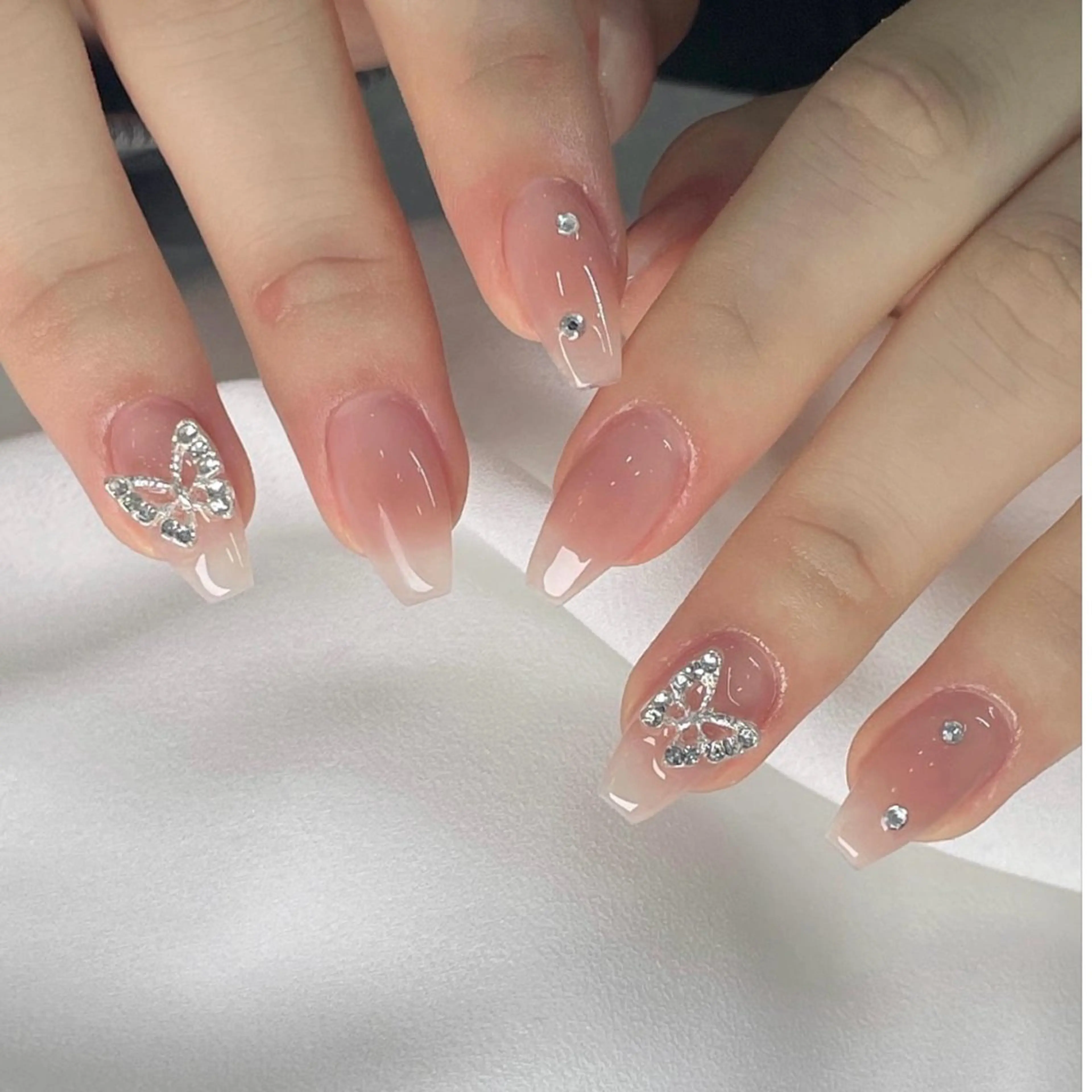 ネイル キラキラネイル 韓国ネイル マグネットネイル ミラーネイル ニュアンスネイル ハンドネイル ハンドケア Lala Nailsのネイルデザイン