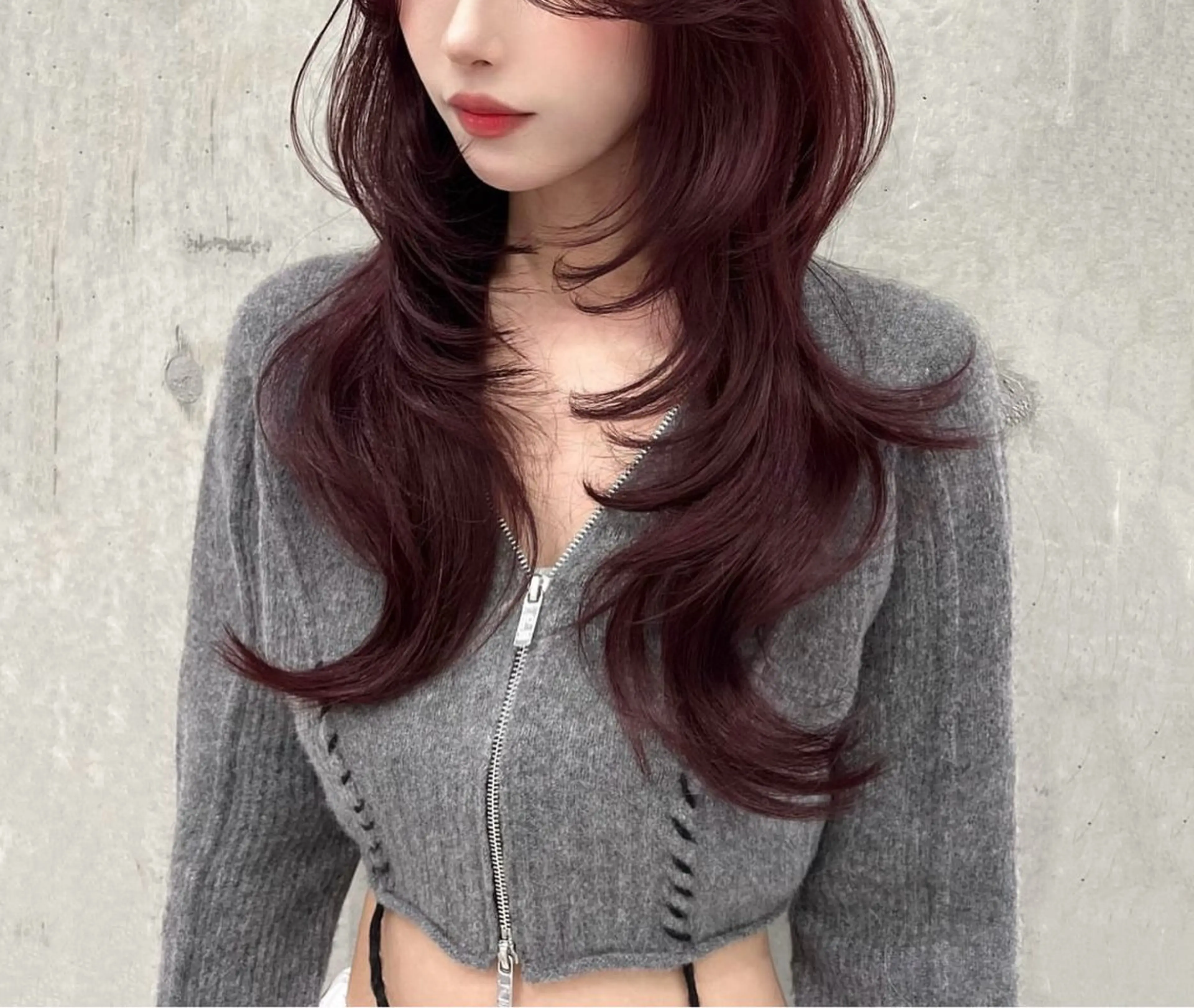 ロング 伊藤 美奈穂のヘアスタイル