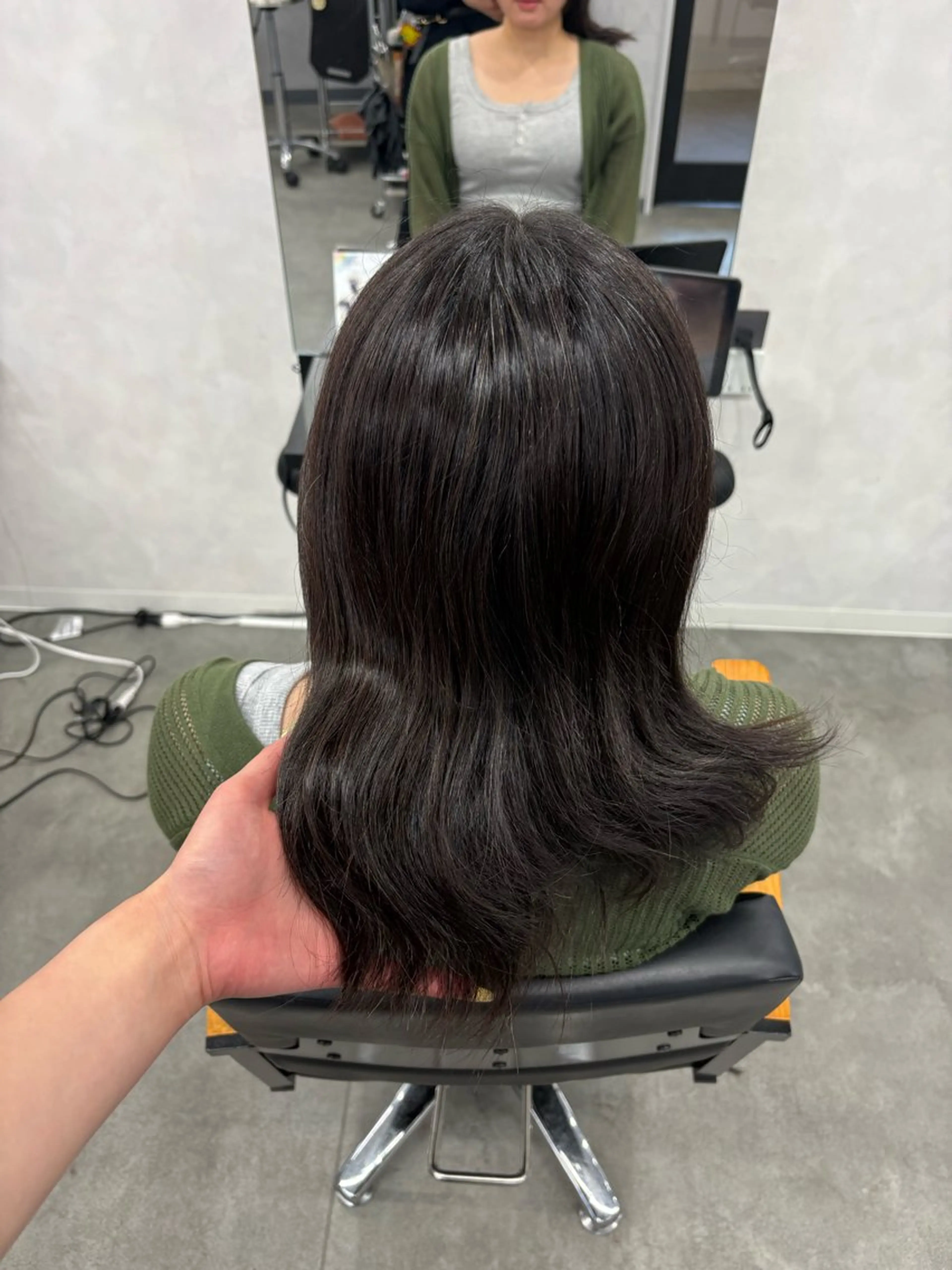 ミディアム LIV(リヴ) My (マイ)のヘアスタイル