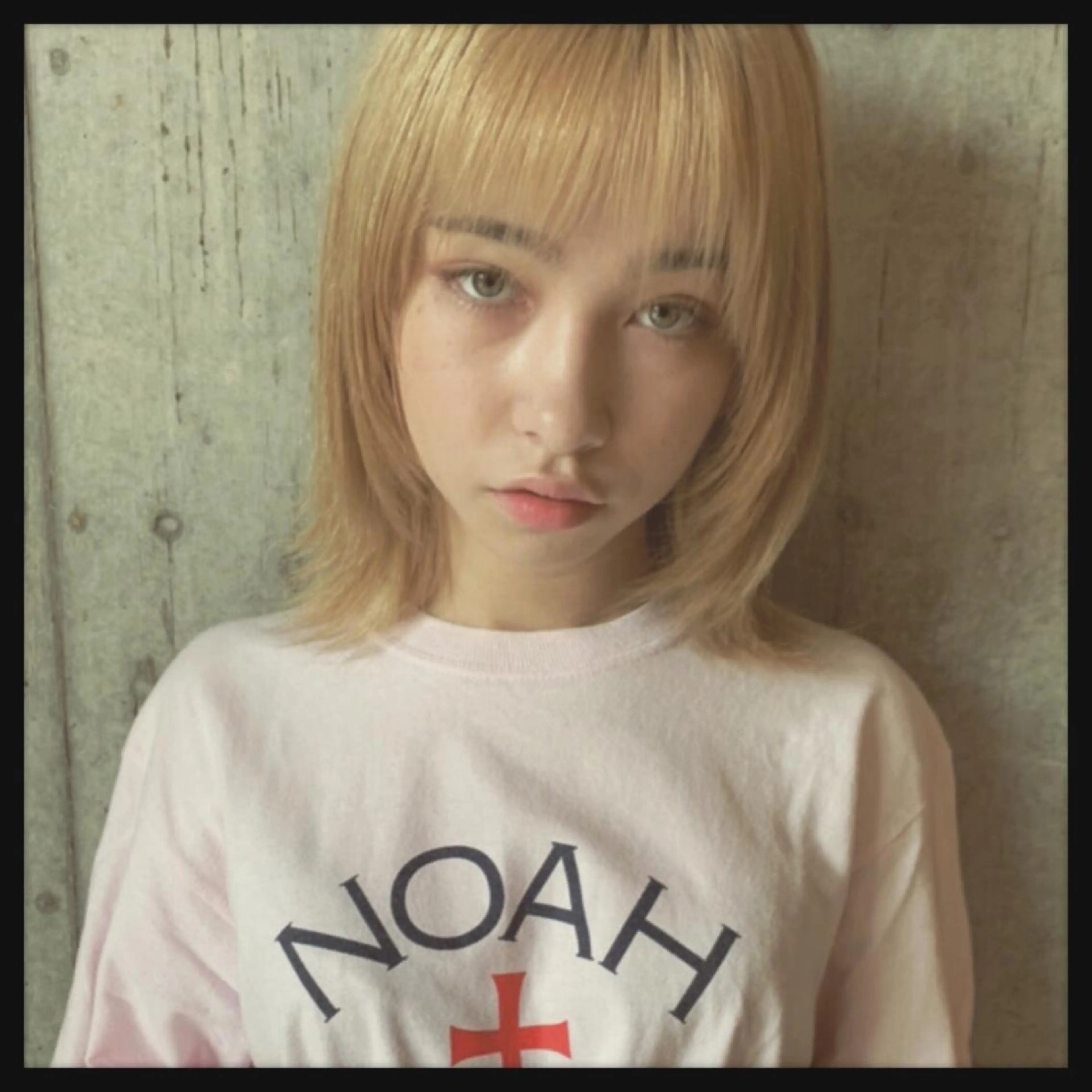 ミディアム カラー パーマ ヘアアレンジ メンズ キッズ ネイル マツエク・マツパ アイブロウ カット ヘアカラー 縮毛矯正 トリートメント ヘッドスパ ヘアセット ☃️髪質改善🉐割✨ ❄️“ever”❄️のヘアスタイル