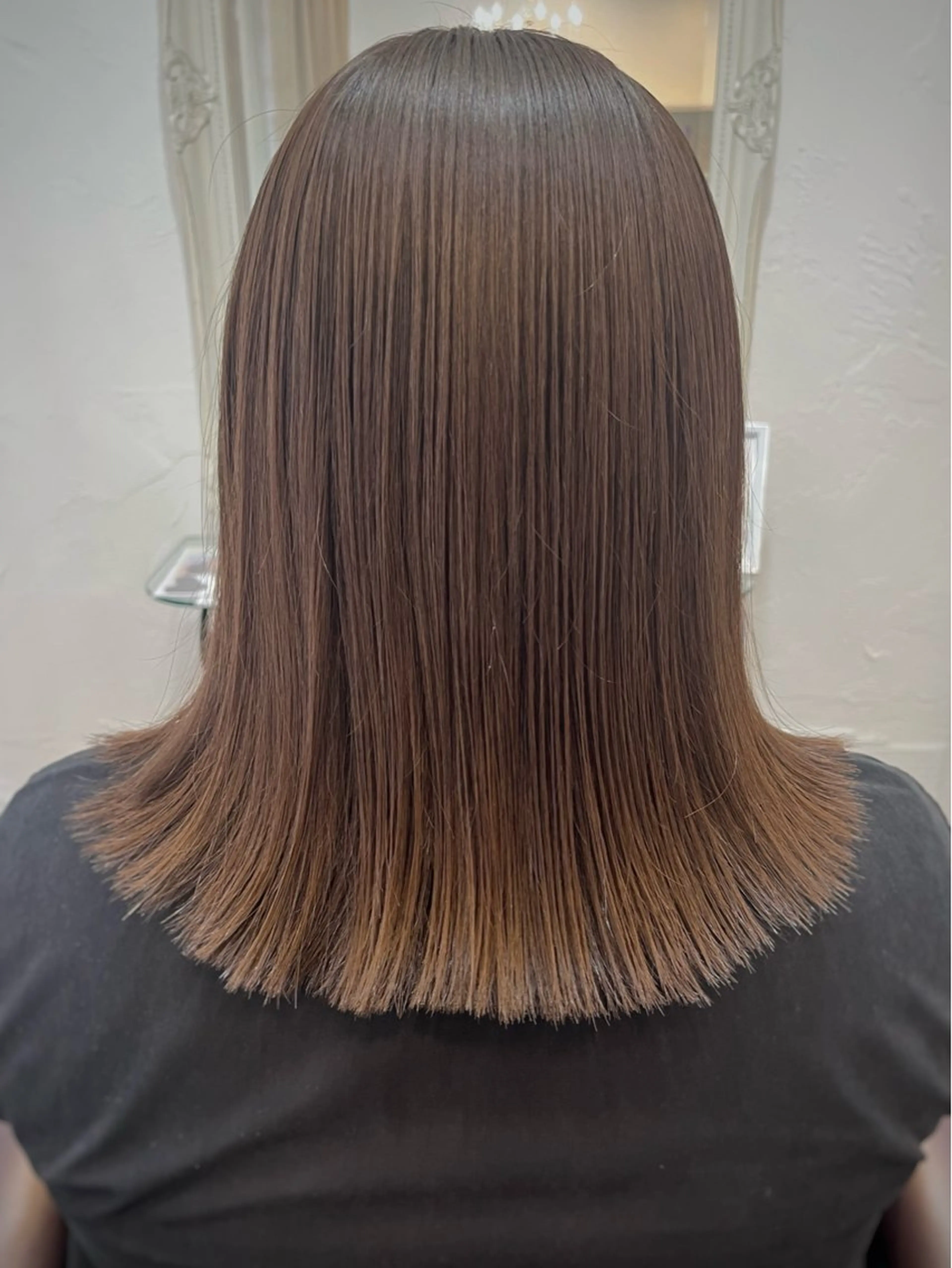 ミディアム カラー 切りっぱなしボブ アディクシーカラー ベージュカラー 透明感カラー ボブ カット ヘアカラー トリートメント 中原由貴 /WILLOW京橋のヘアスタイル