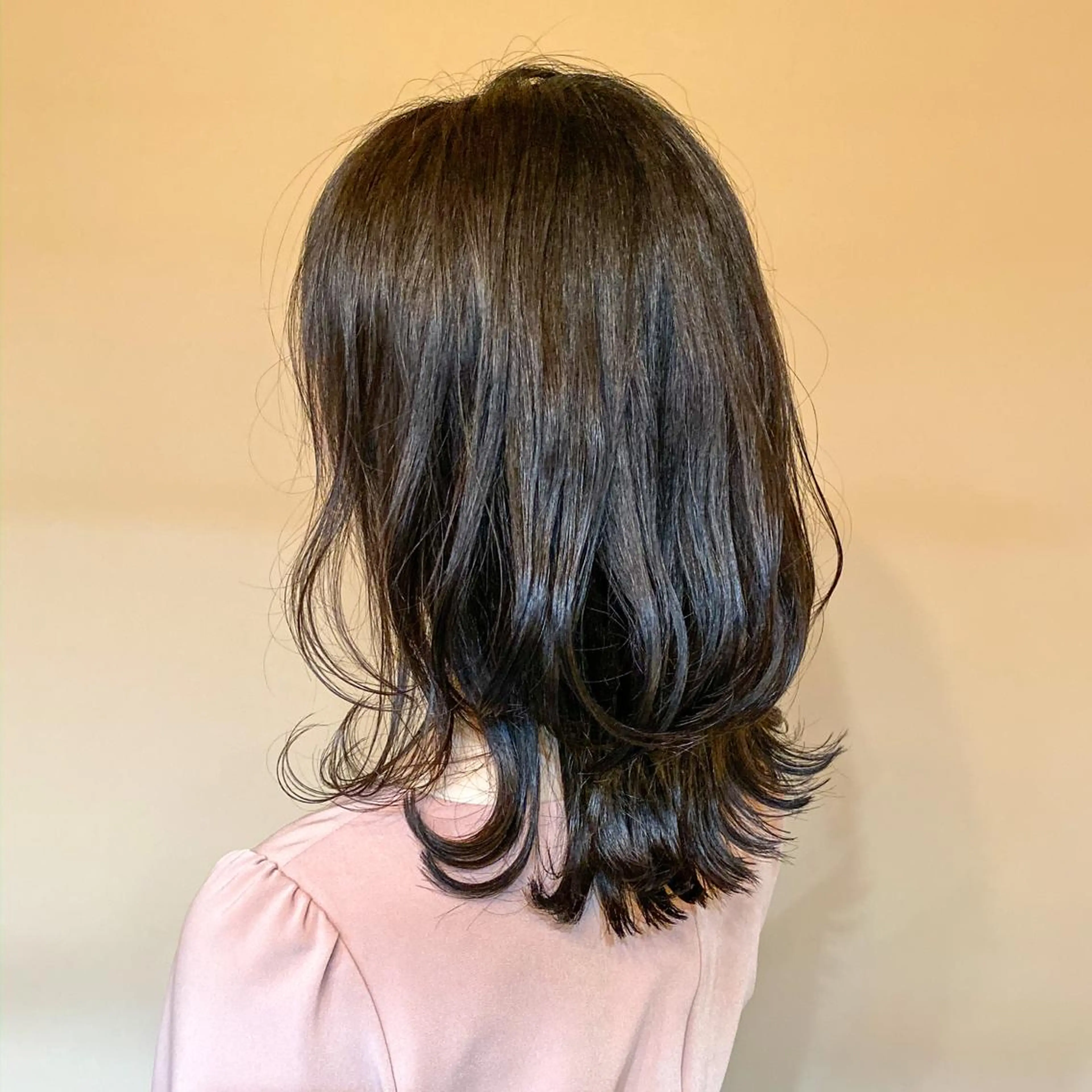 ミディアム くびれヘア レイヤーカット tender所属・tender KOZONOのヘアスタイル