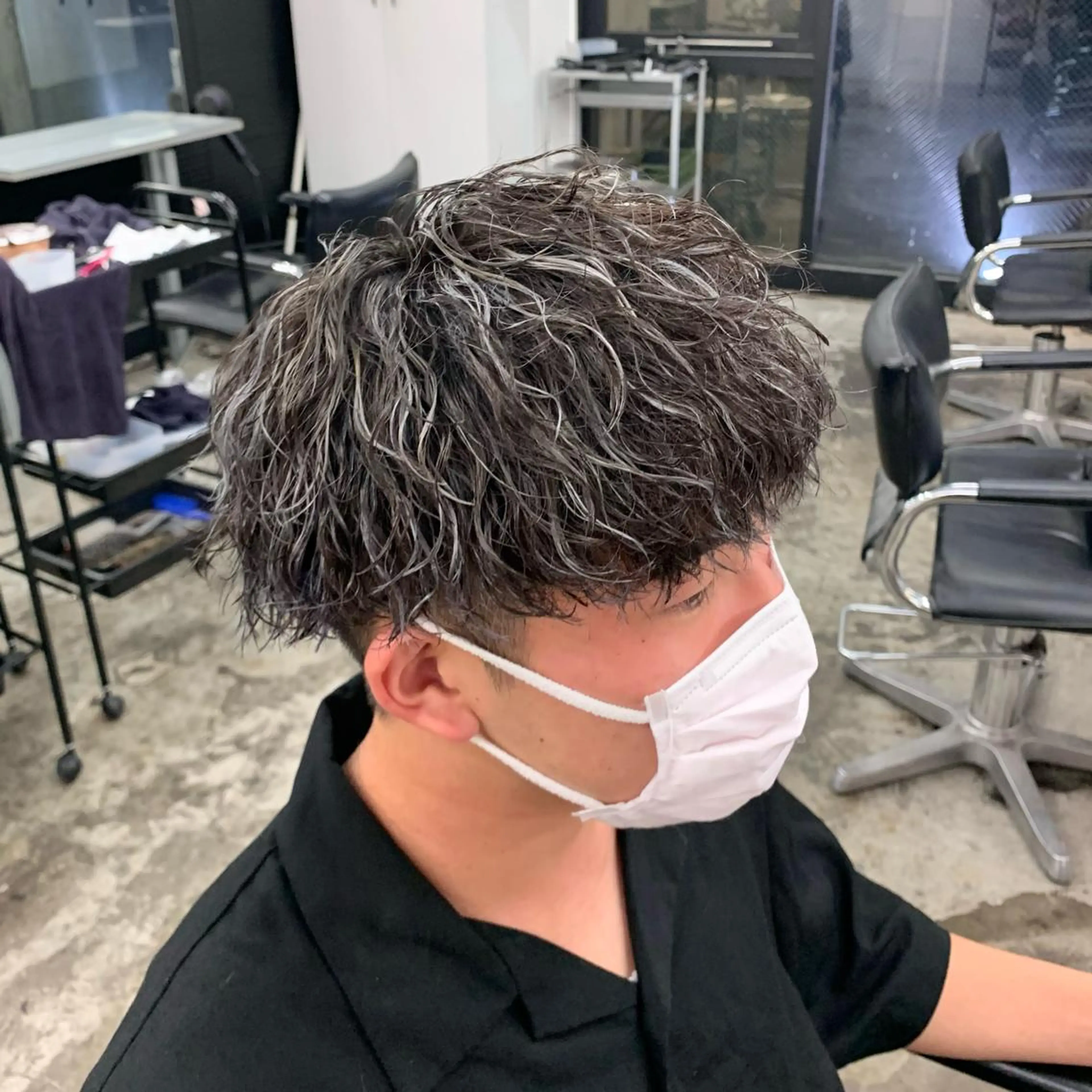 ショート カラー パーマ メンズ メンズハイライト ハイライトカラー ハイライト カット ヘアカラー パーマ メンズ特化美容師/ 藤戸 椋のヘアスタイル