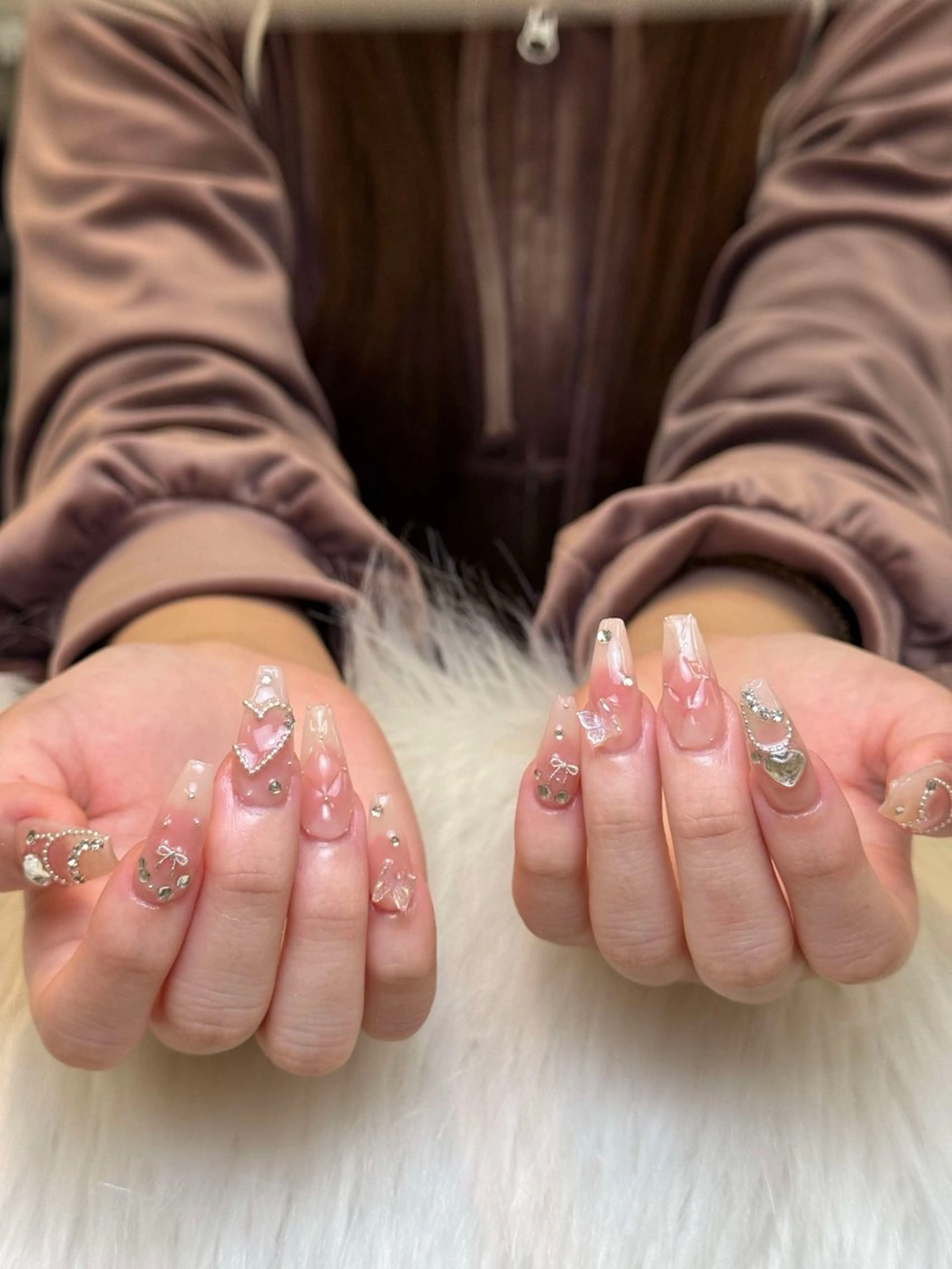 ネイル グラデーション キラキラネイル ワンカラーネイル 冬ネイル Jenn Nail Salonのネイルデザイン
