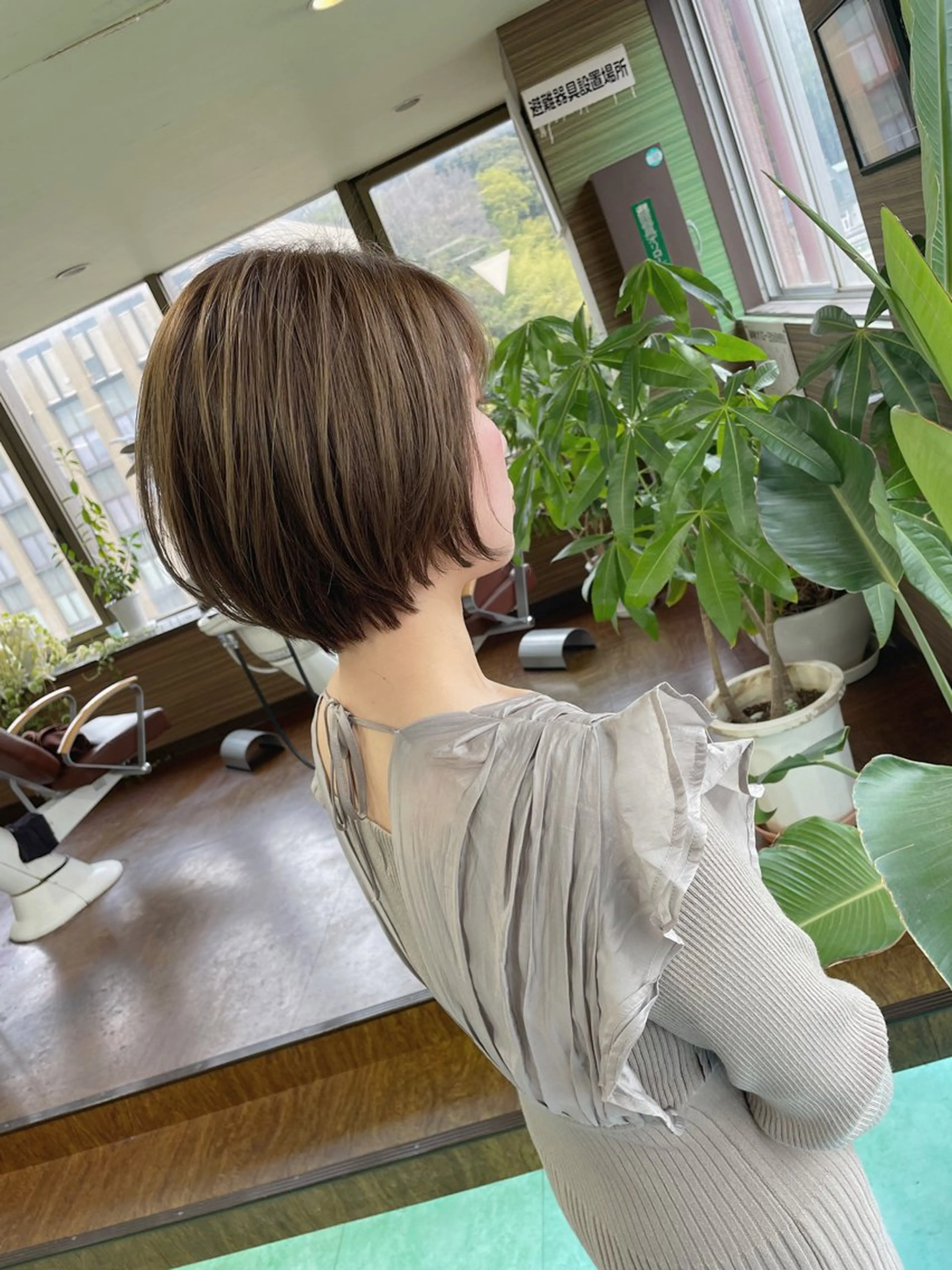 ショート カラー ベージュカラー カット ヘアカラー 土居 正季のヘアスタイル