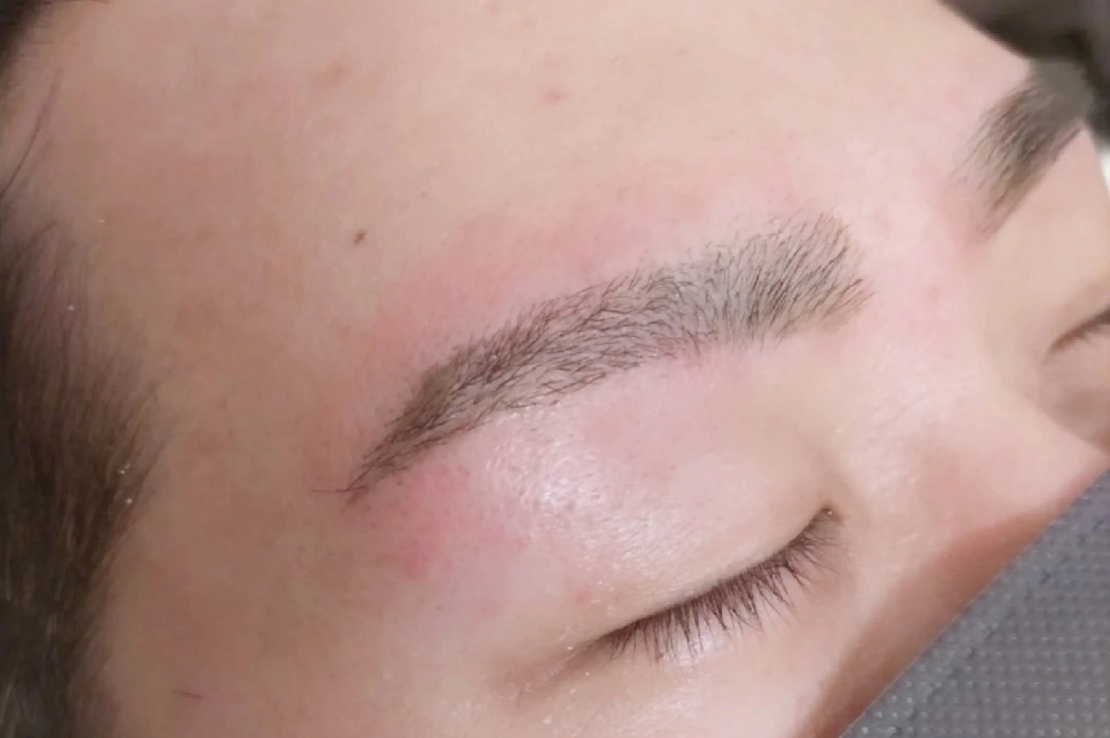 メンズ アイブロウ メンズアイブロウ 眉毛ワックス脱毛 松下 奈津子のマツエク・マツパデザイン