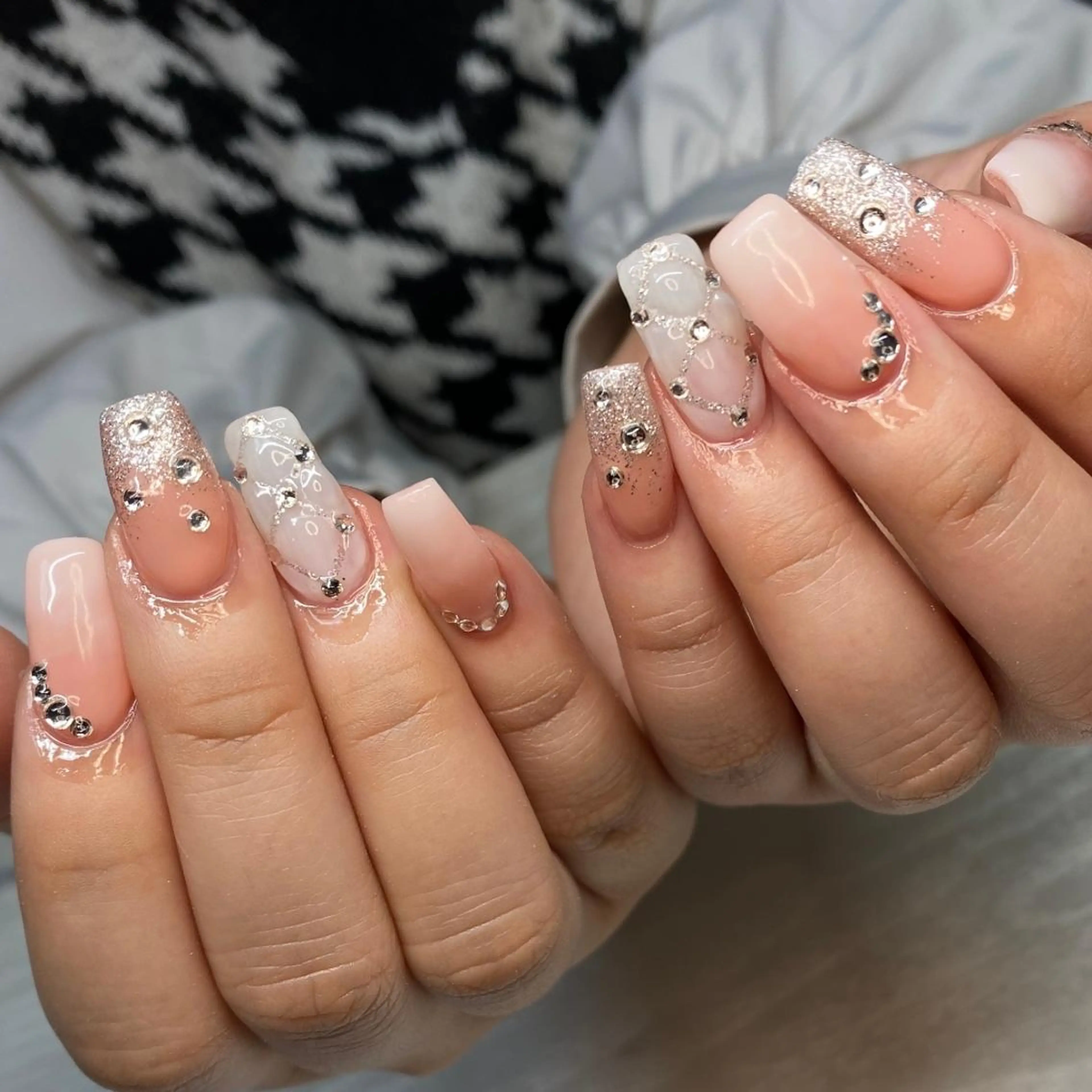 ネイル アートネイル 持ち込み ストーンネイル ハンドネイル Miley nailのネイルデザイン
