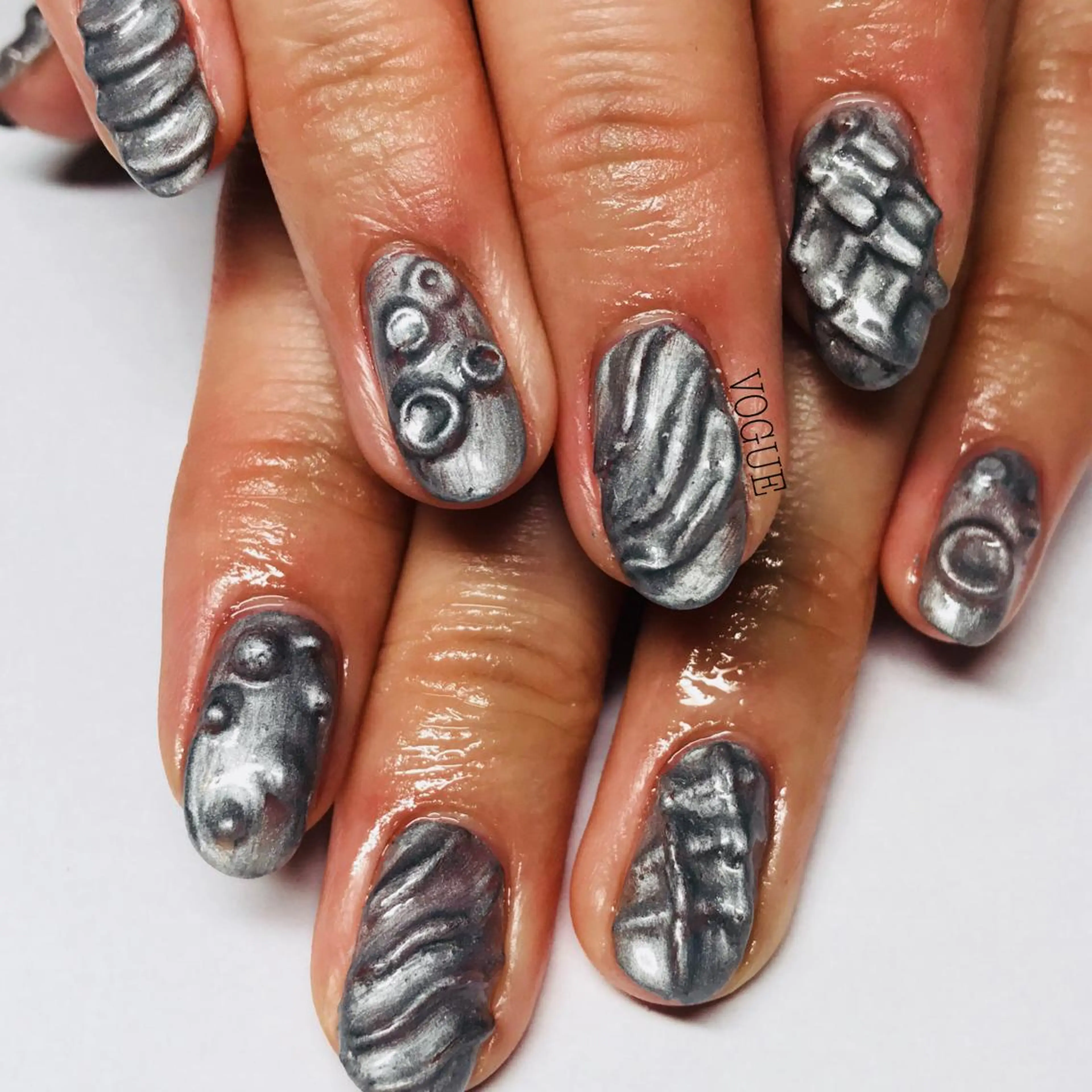 ネイル ニュアンスネイル ハンドネイル VOGUE ×SWANのネイルデザイン