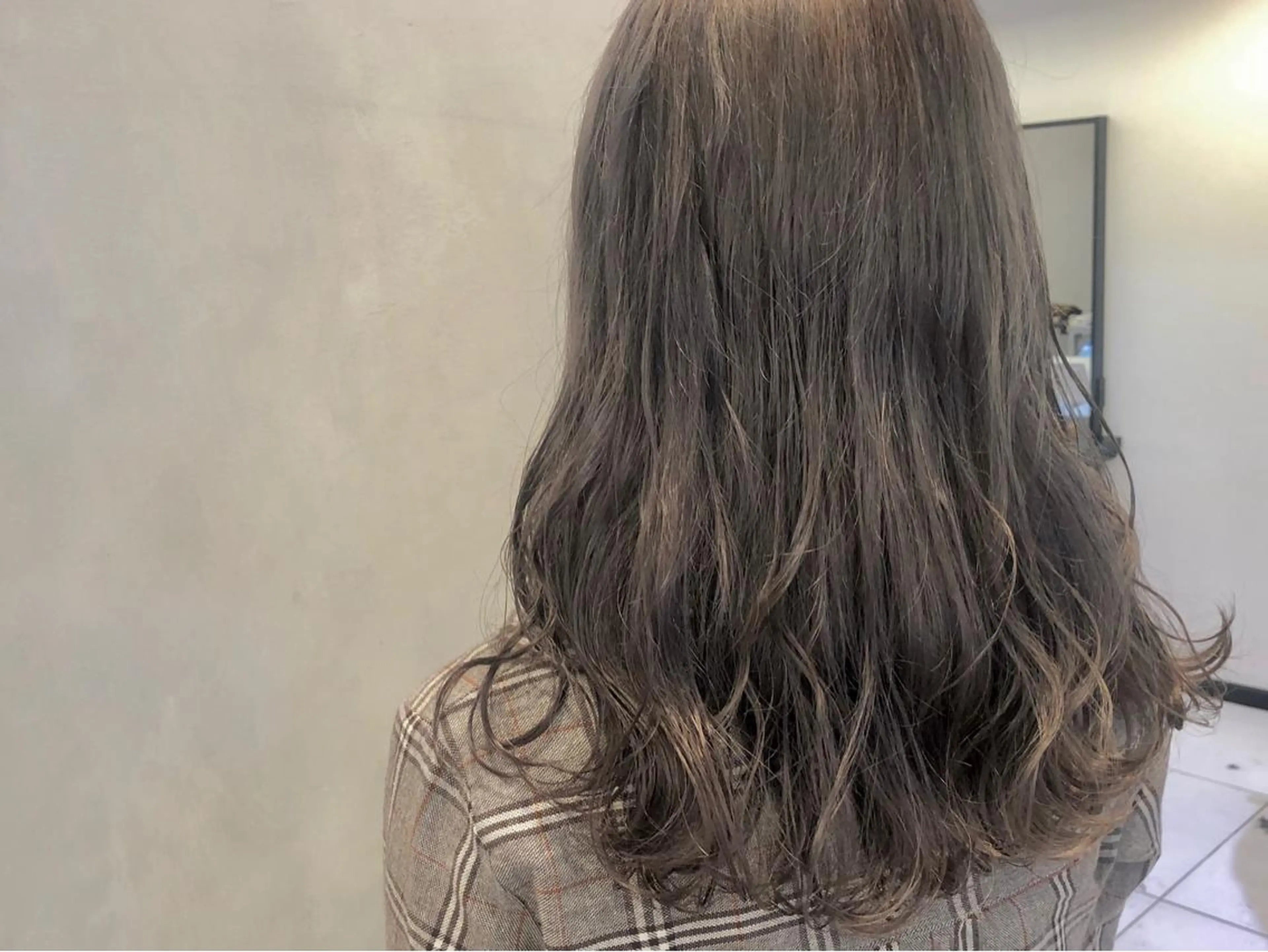 セミロング カラー パーマ ヘアアレンジ 渡邊 桃香のヘアスタイル