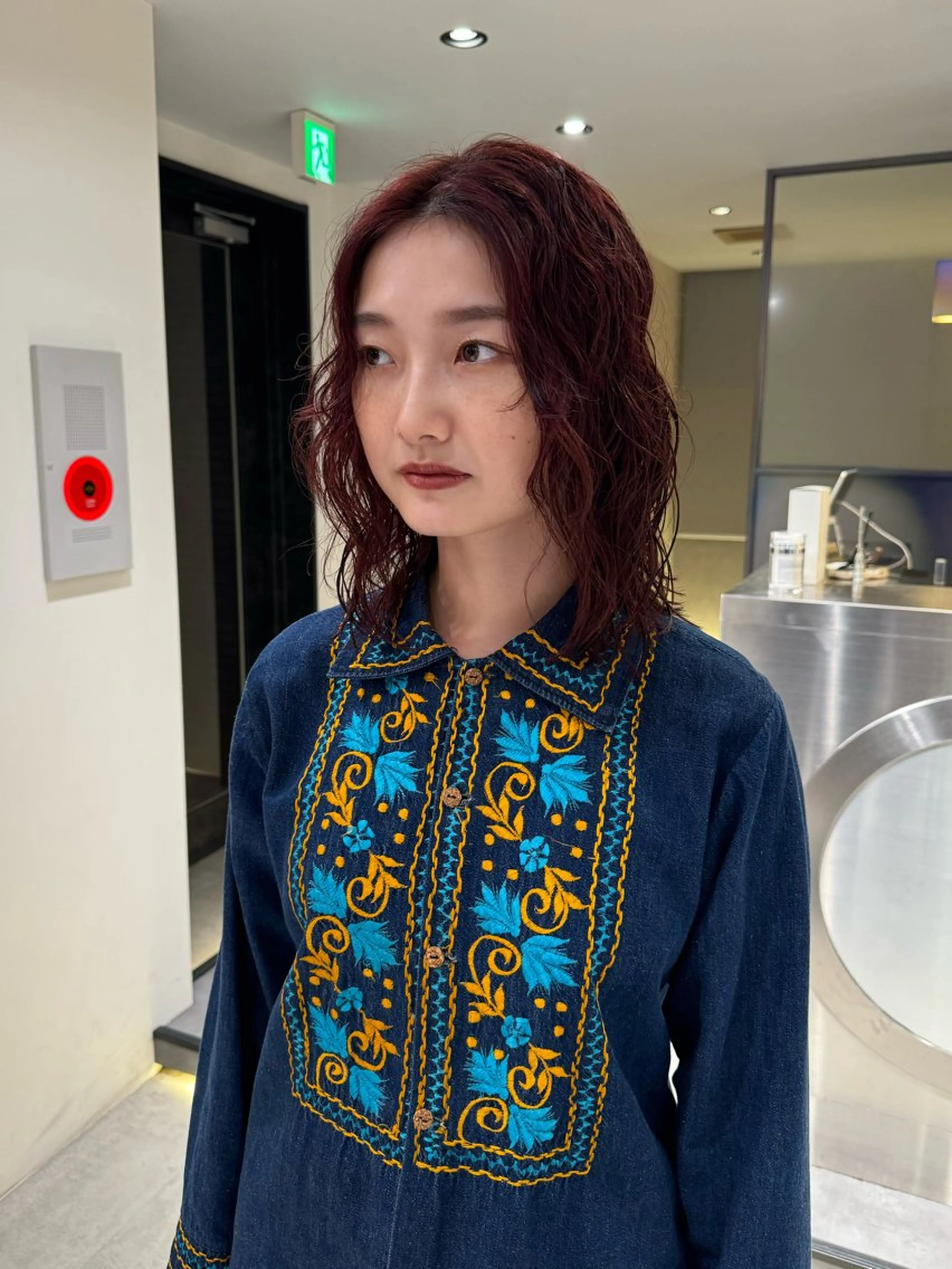 ミディアム カラー パーマ ミディアムパーマ レッドカラー Qin shaire salon 原宿所属・🌿パーマ/ボブ/ レイヤー/Mikiのヘアスタイル