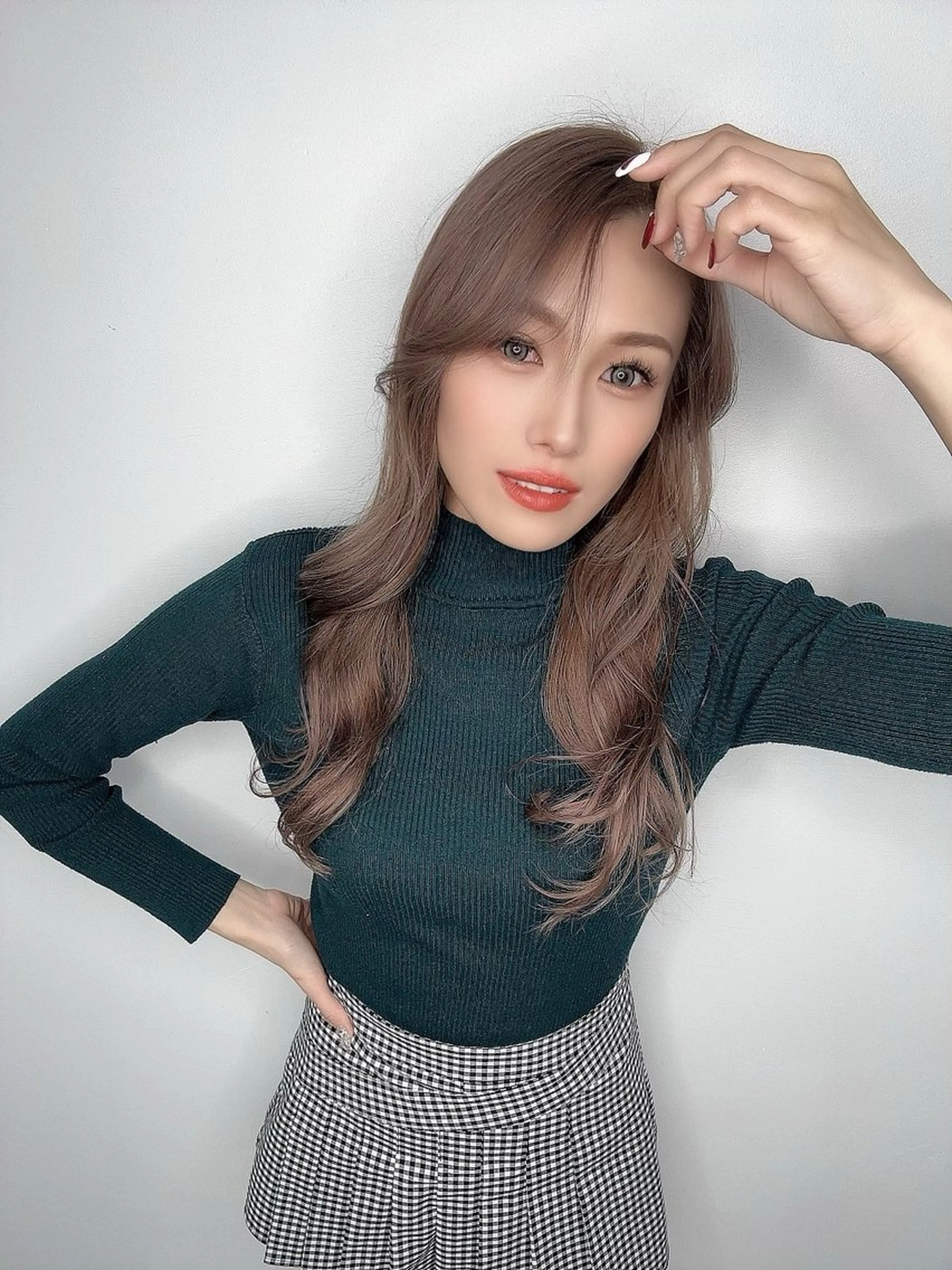 ロング カラー ヘアアレンジ ベージュカラー ブリーチ ラベンダーカラー ミルクティーベージュ ヘアカラー トリートメント vizz by elyts【北谷】のヘアスタイル