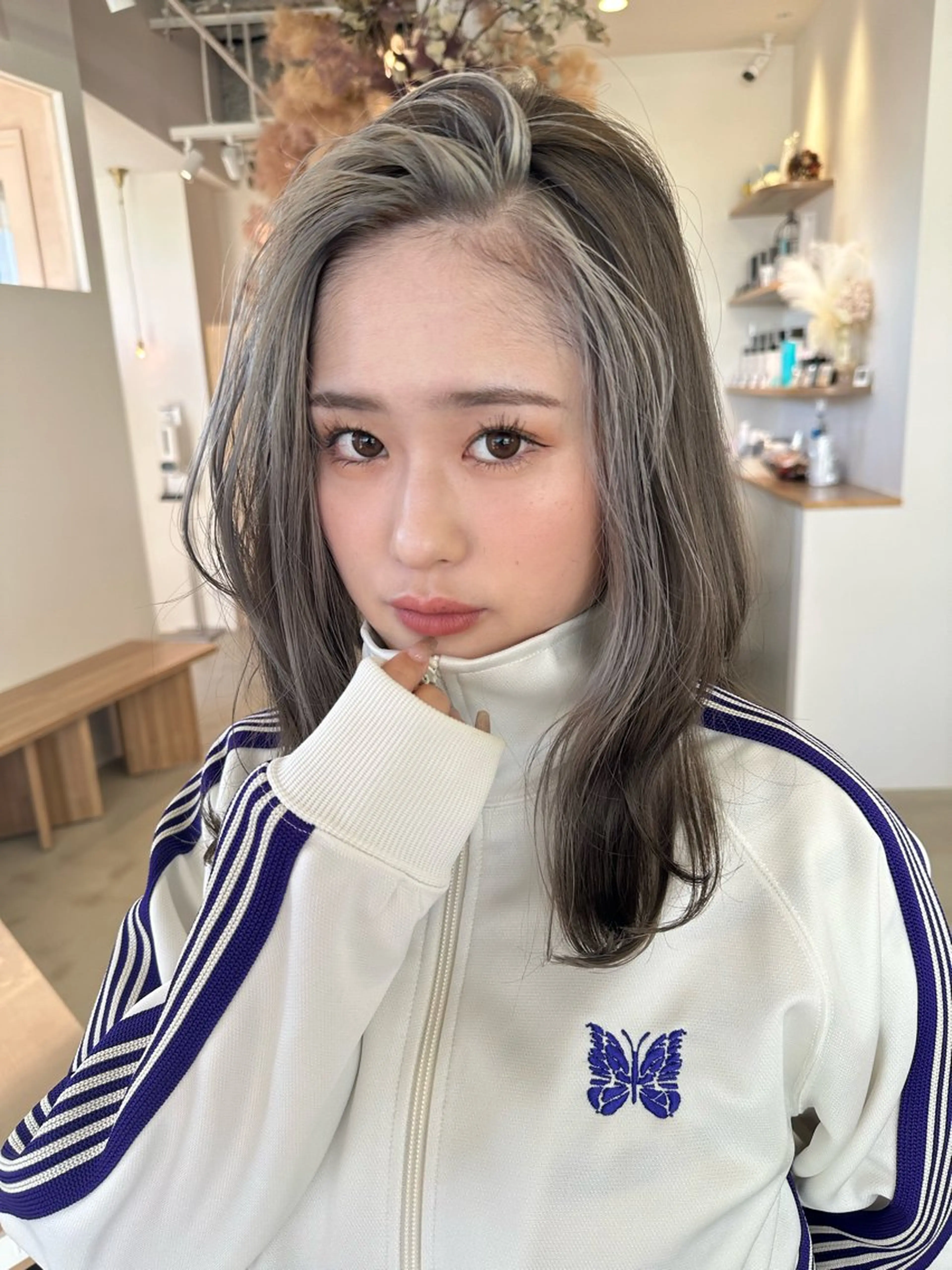 セミロング ミストバング カット ヘアカラー トリートメント vince. moekoのヘアスタイル