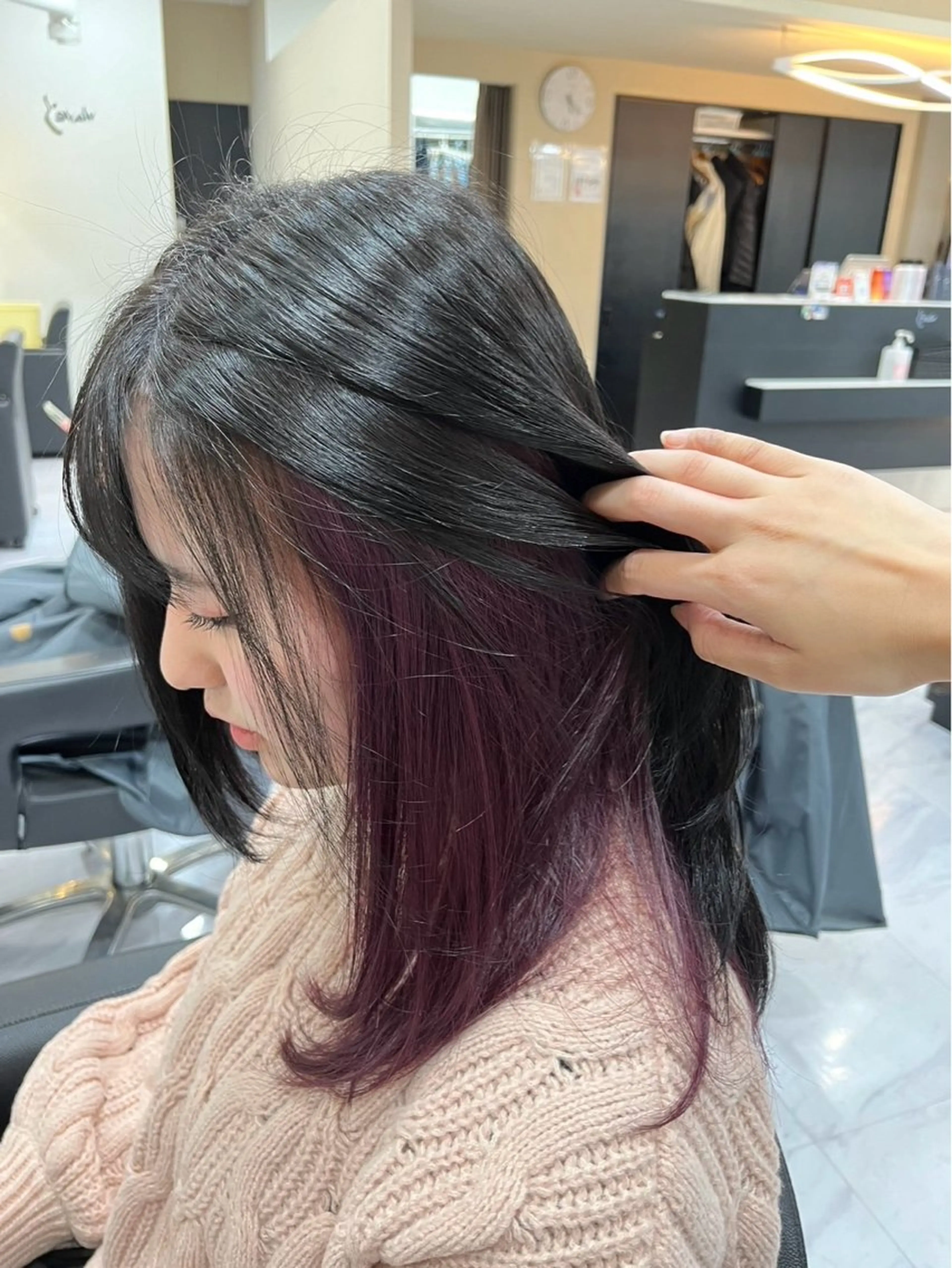 セミロング カラー ミストバング ブリーチ カシス デザインカラー イヤリングカラー 🐥くまがい💛 ダブルカラー／パーマのヘアスタイル