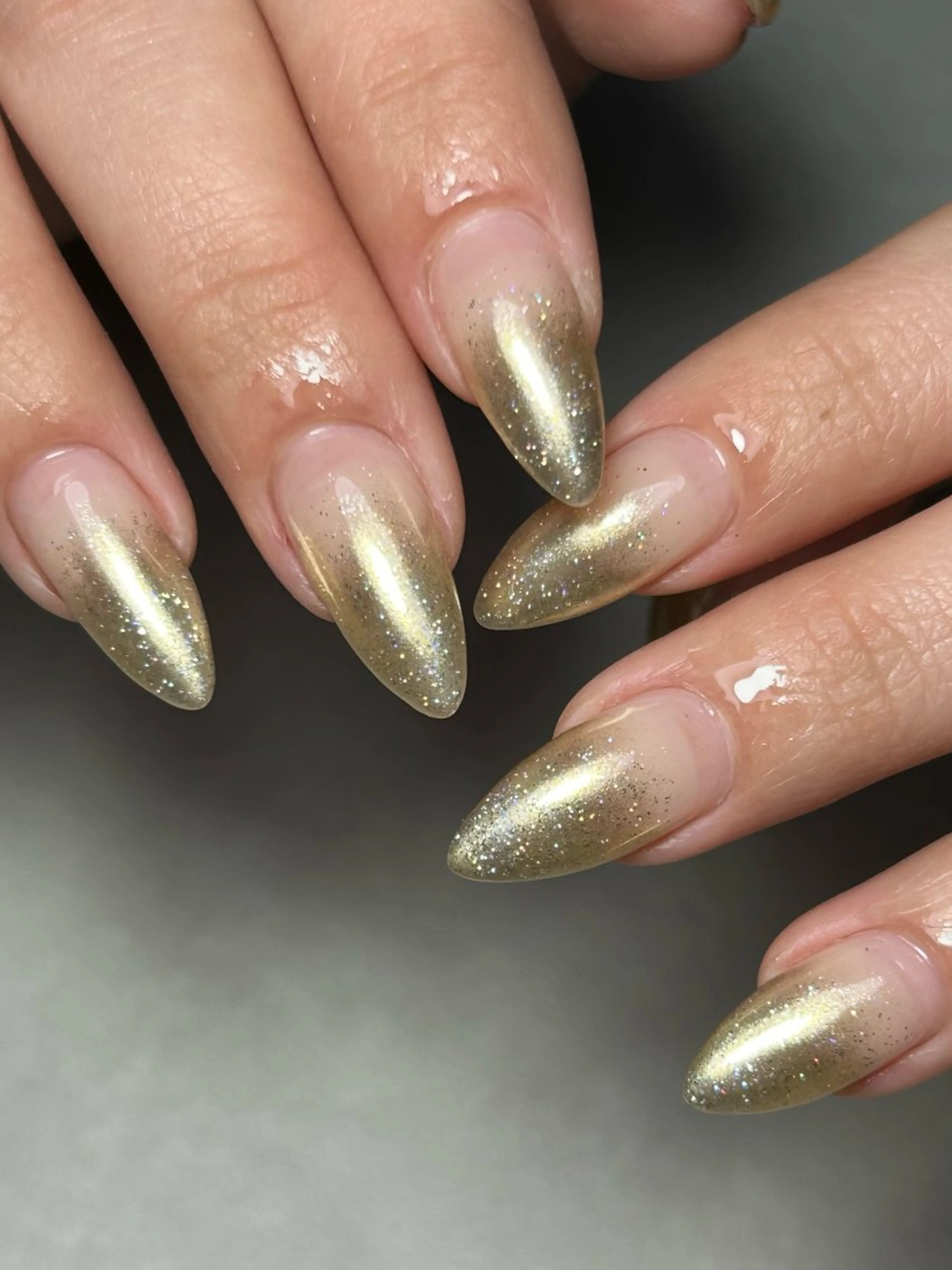 ネイル グラデーション ミラーネイル ハンドネイル 🥀 nenailのネイルデザイン