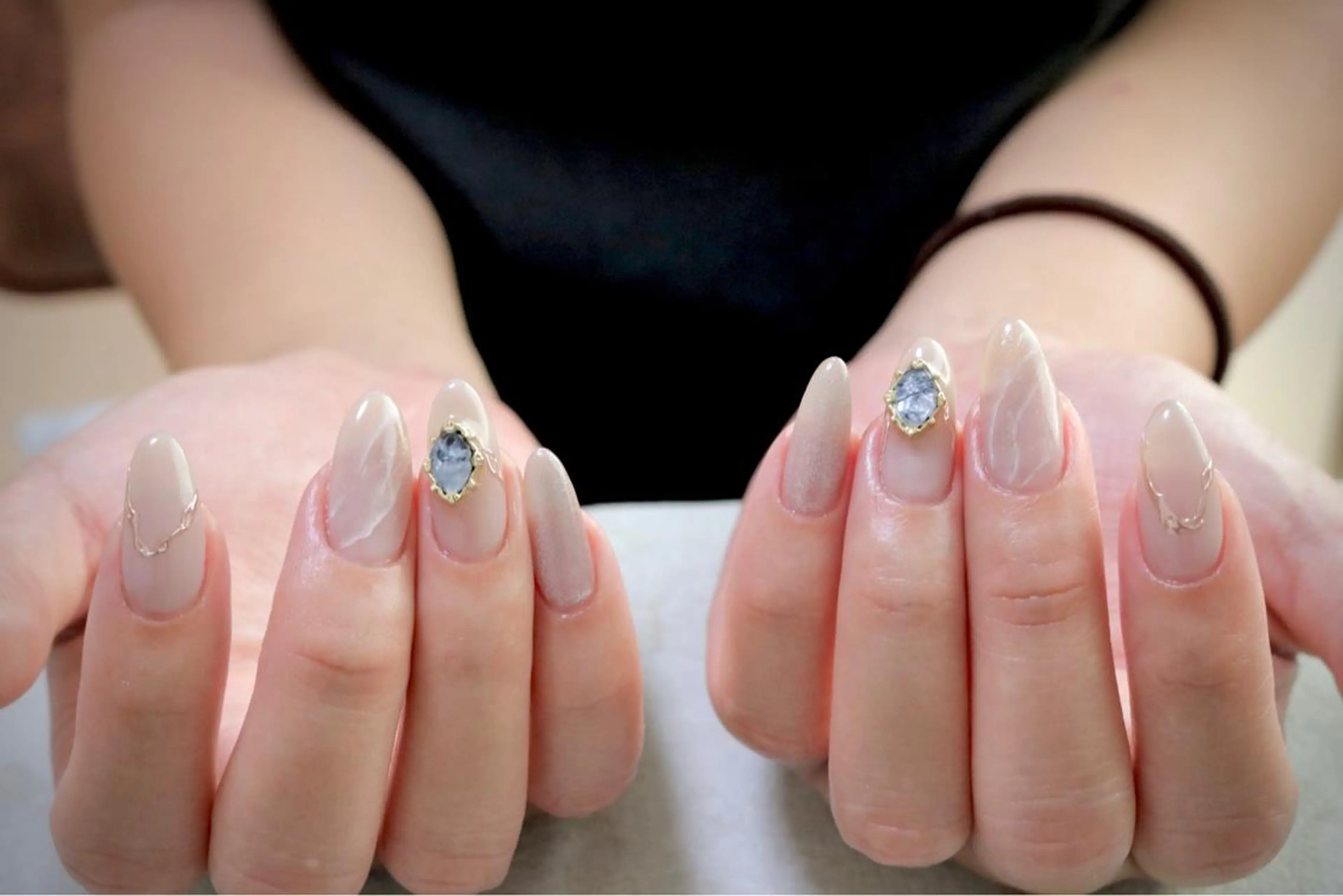 ネイル オーロラネイル カジュアル フラッシュネイル ジェルネイル ラメ(グリッター) ハンドネイル MH Nailのネイルデザイン