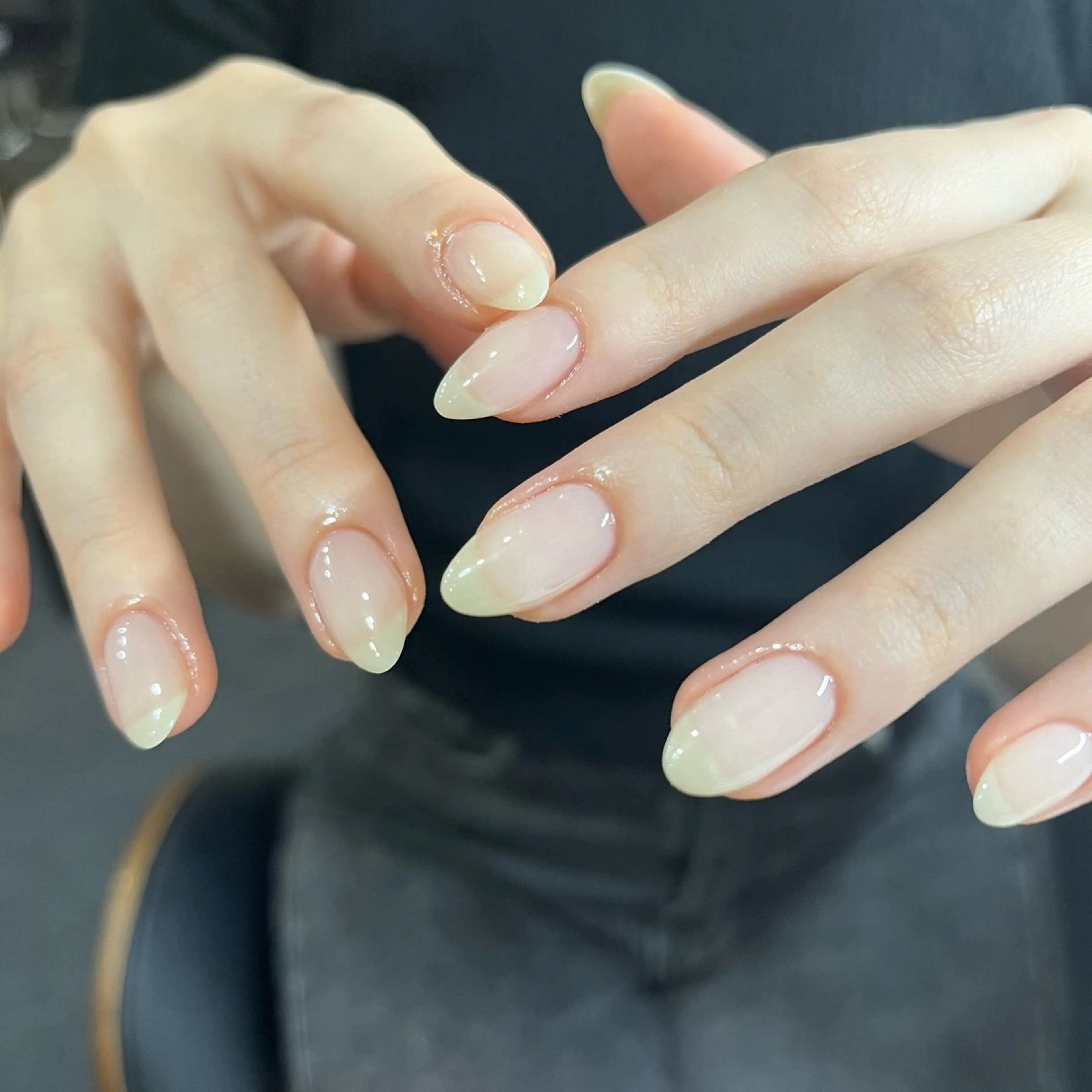 ネイル オフィスネイル ワンカラーネイル シンプルネイル ホワイト ハンドネイル ハンドケア 🎀NAIL🎀 AI🪄︎︎◝✩のネイルデザイン
