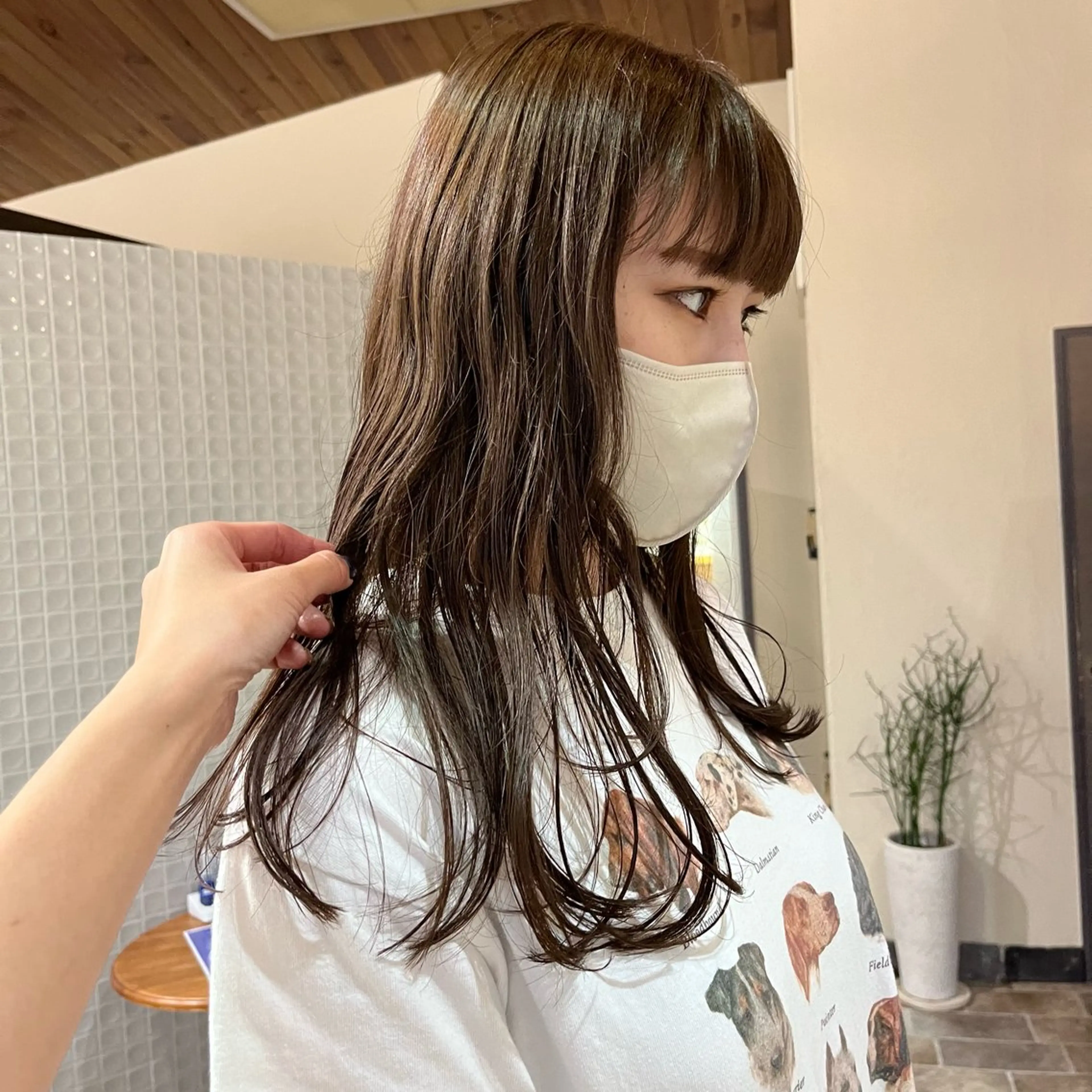 ロング カラー アッシュ ベージュカラー 中村 友香のヘアスタイル