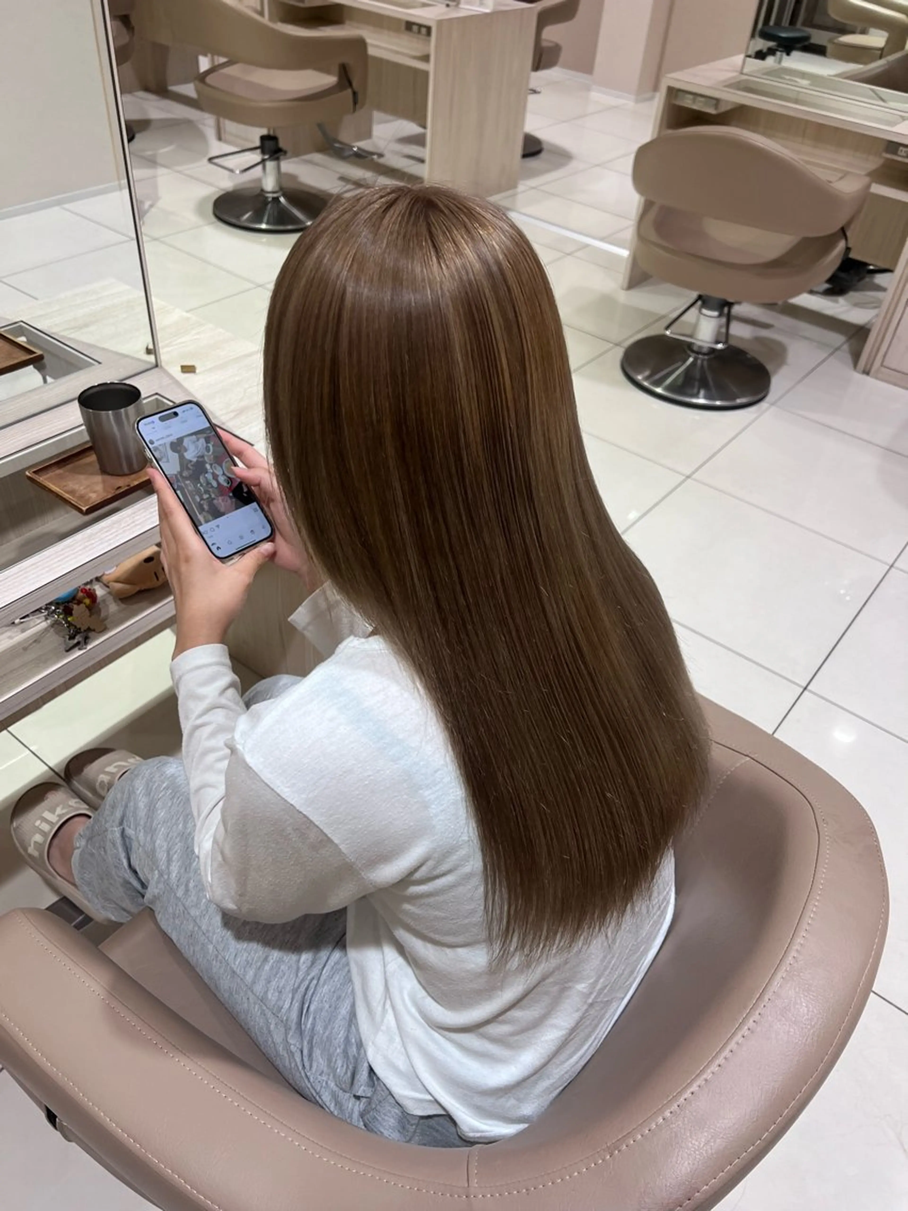 ロング 近藤 愛のヘアスタイル