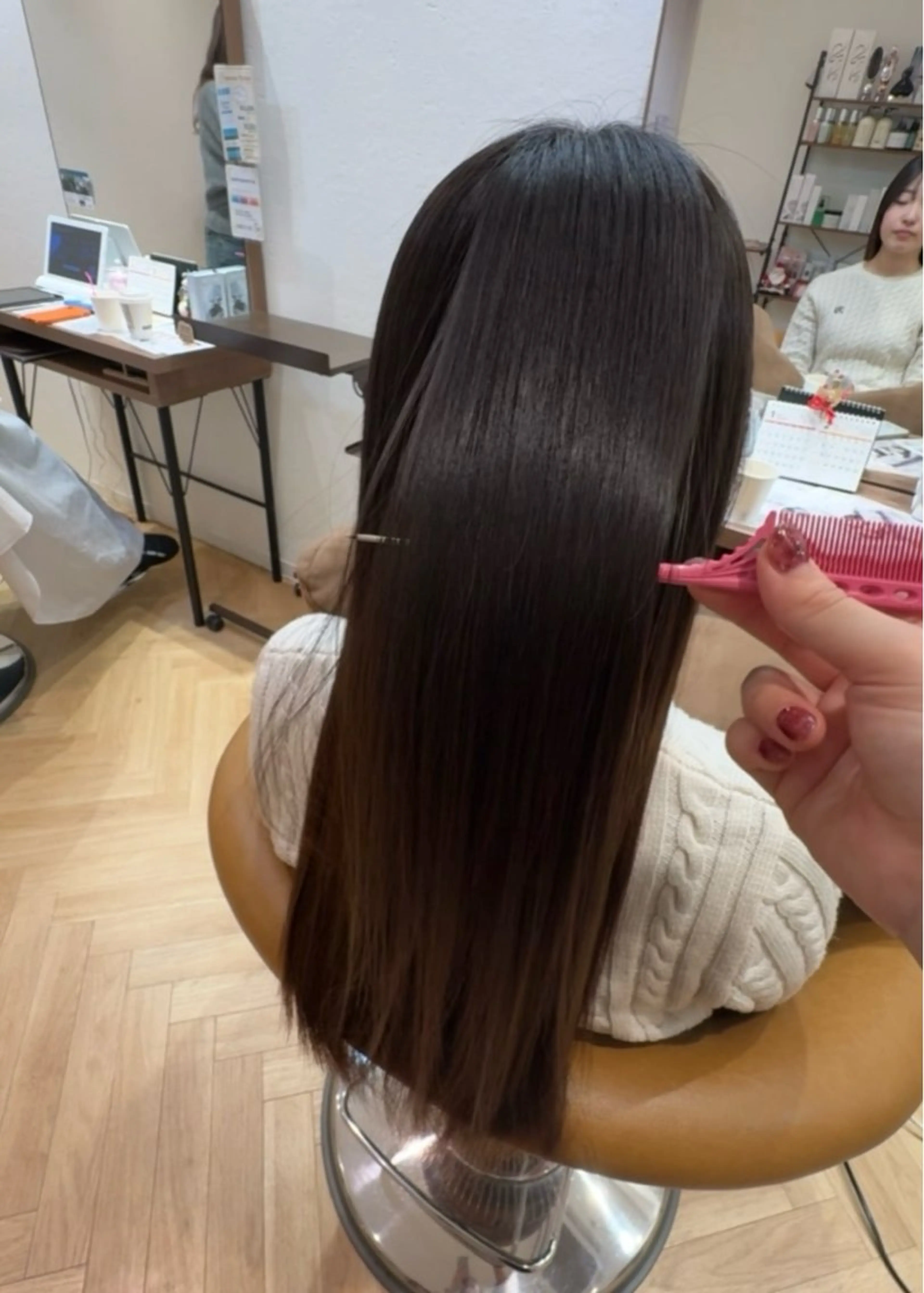 ロング 縮毛矯正 河野 穂香のヘアスタイル