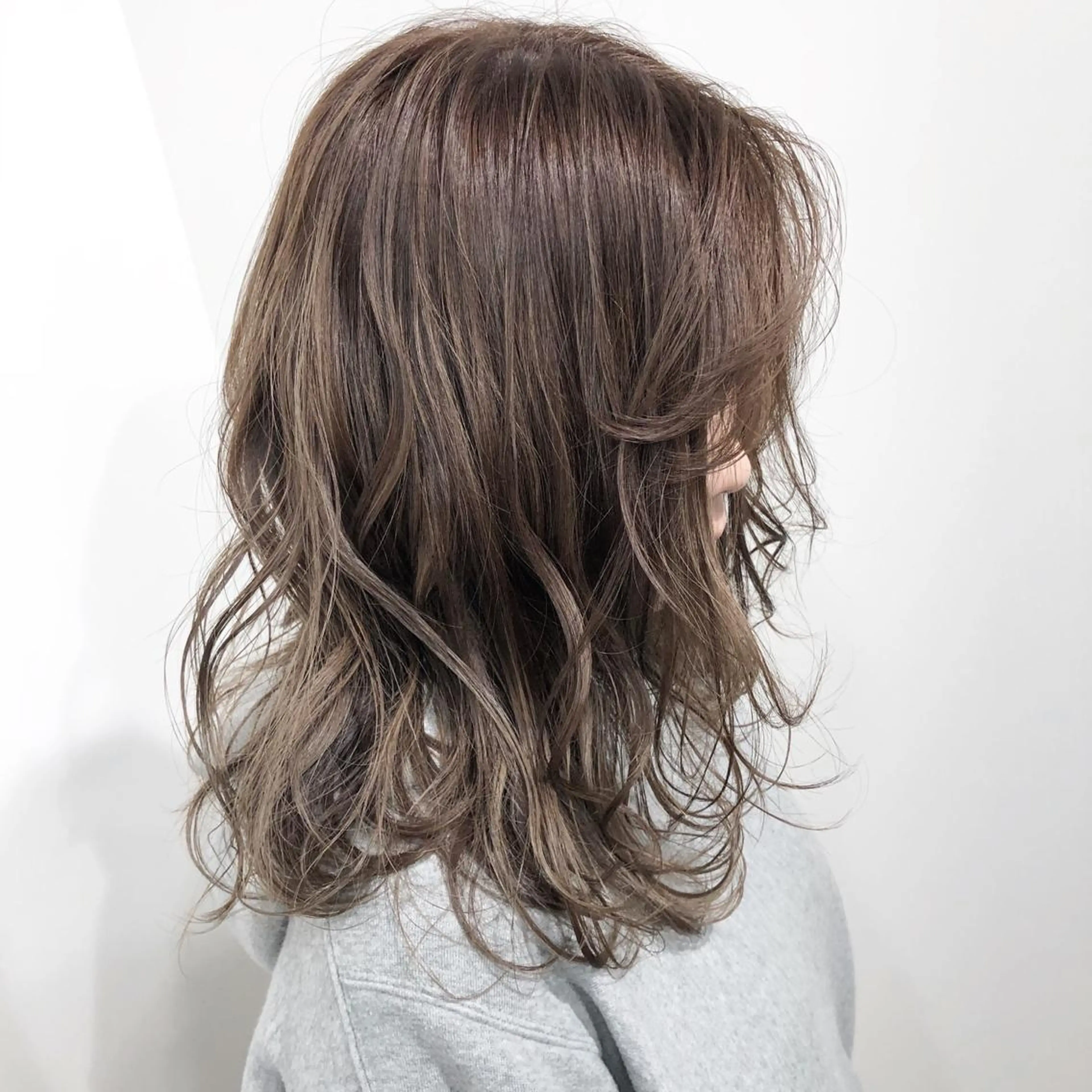 ミディアム タカハシ ユウキのヘアスタイル